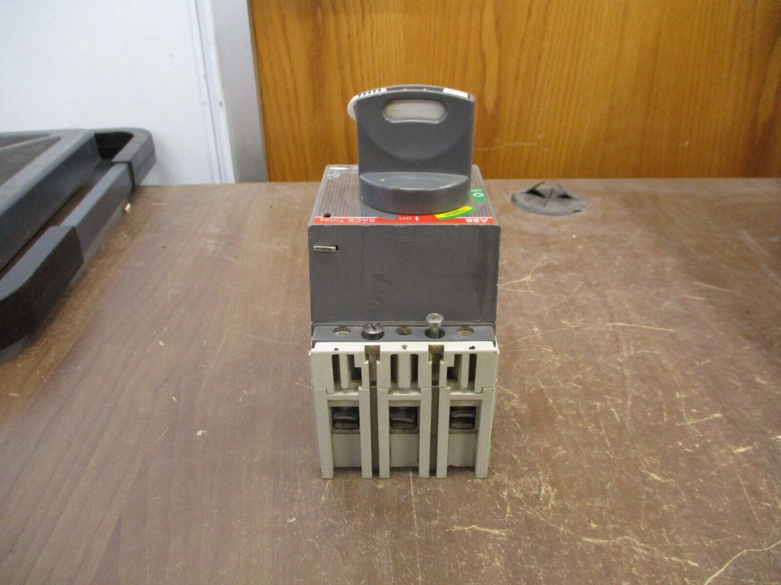 ABB SACE Tmax Breaker Disconnect T1N 30 30A 600V 3P Used