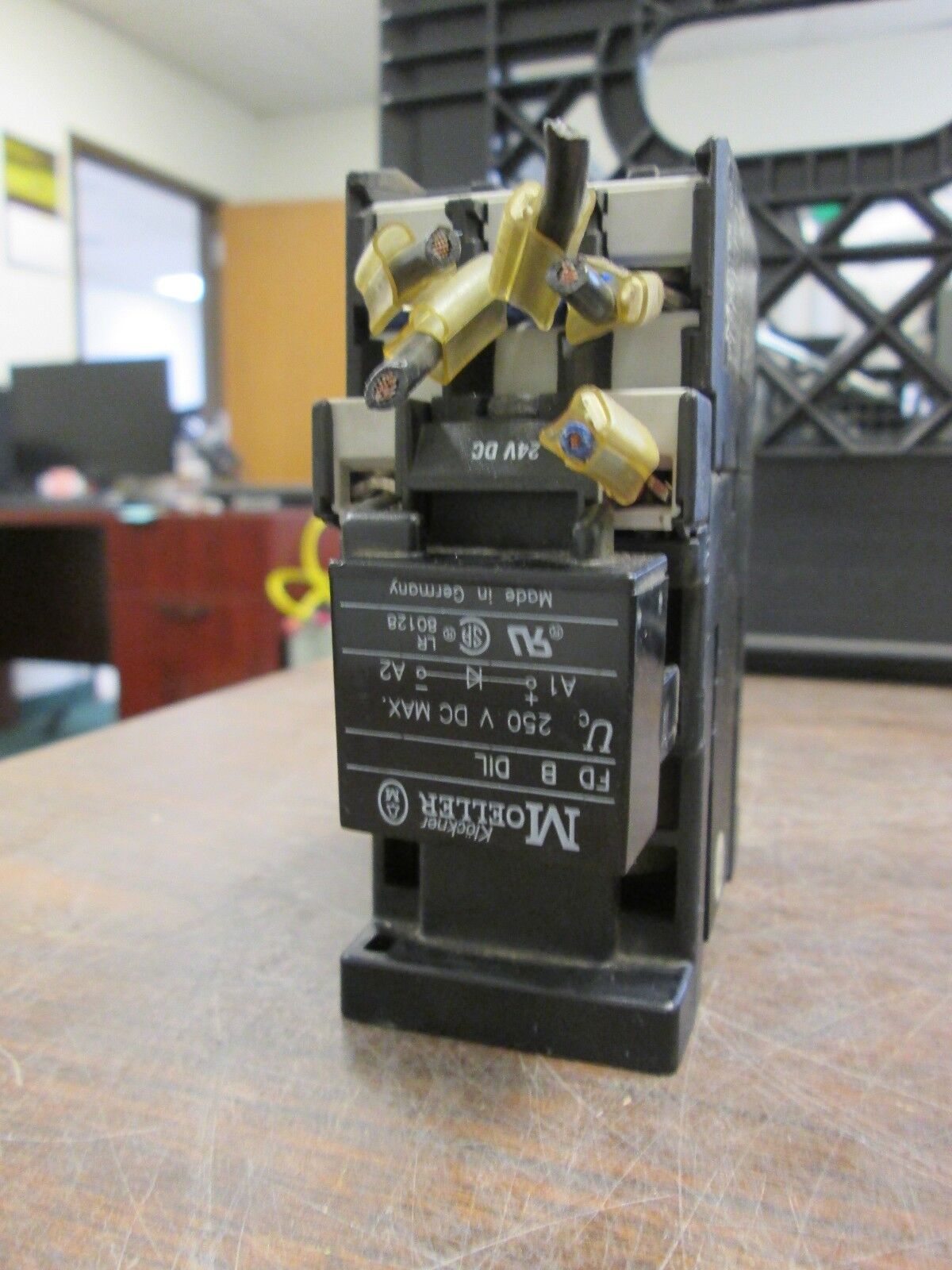 Klockner Moeller Contactor DIL0M-G 24VDC Coil 35A 600V Used