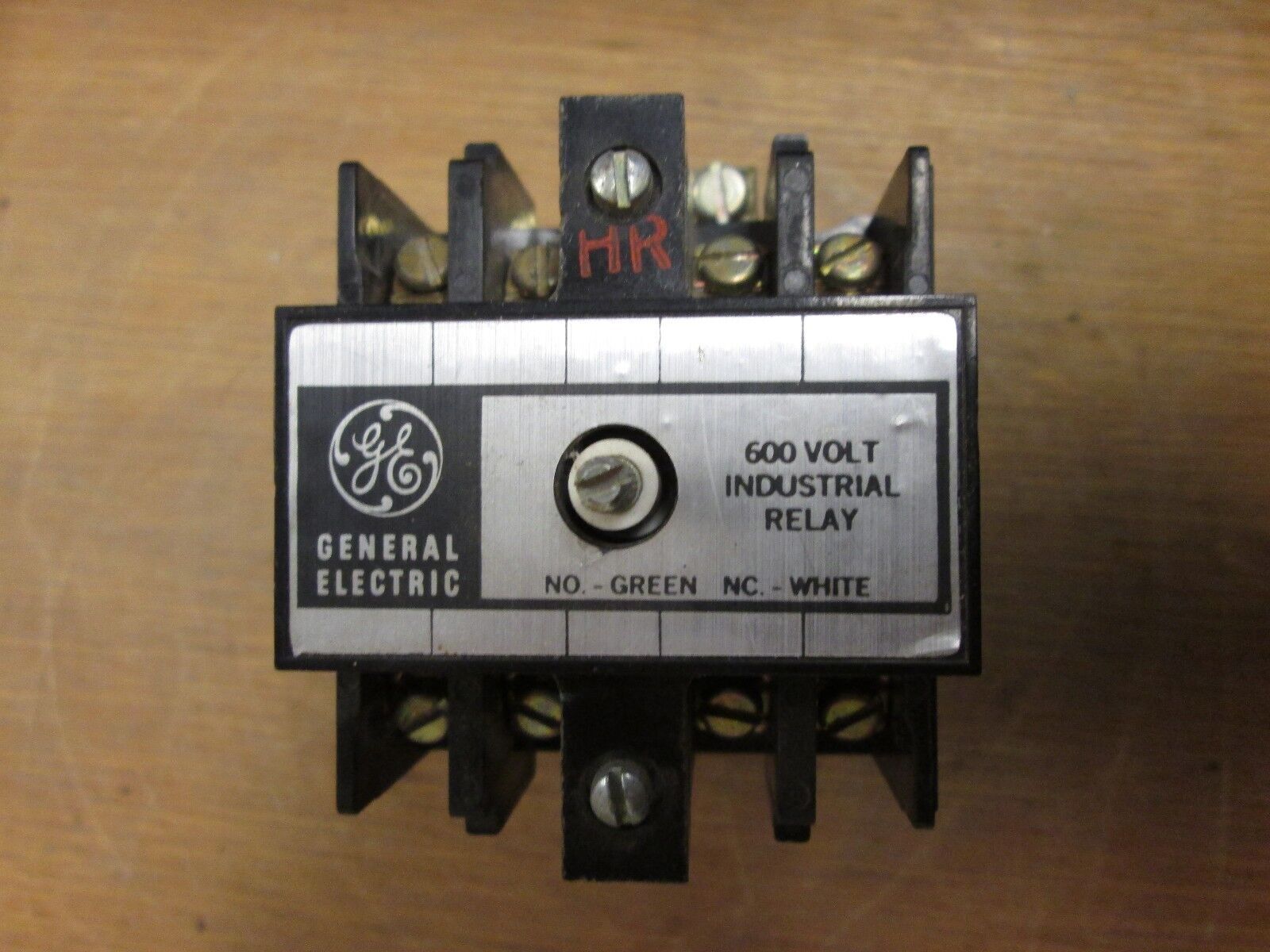 GE Industrial Relay CR120B04022 460VAC max 120V coil Used