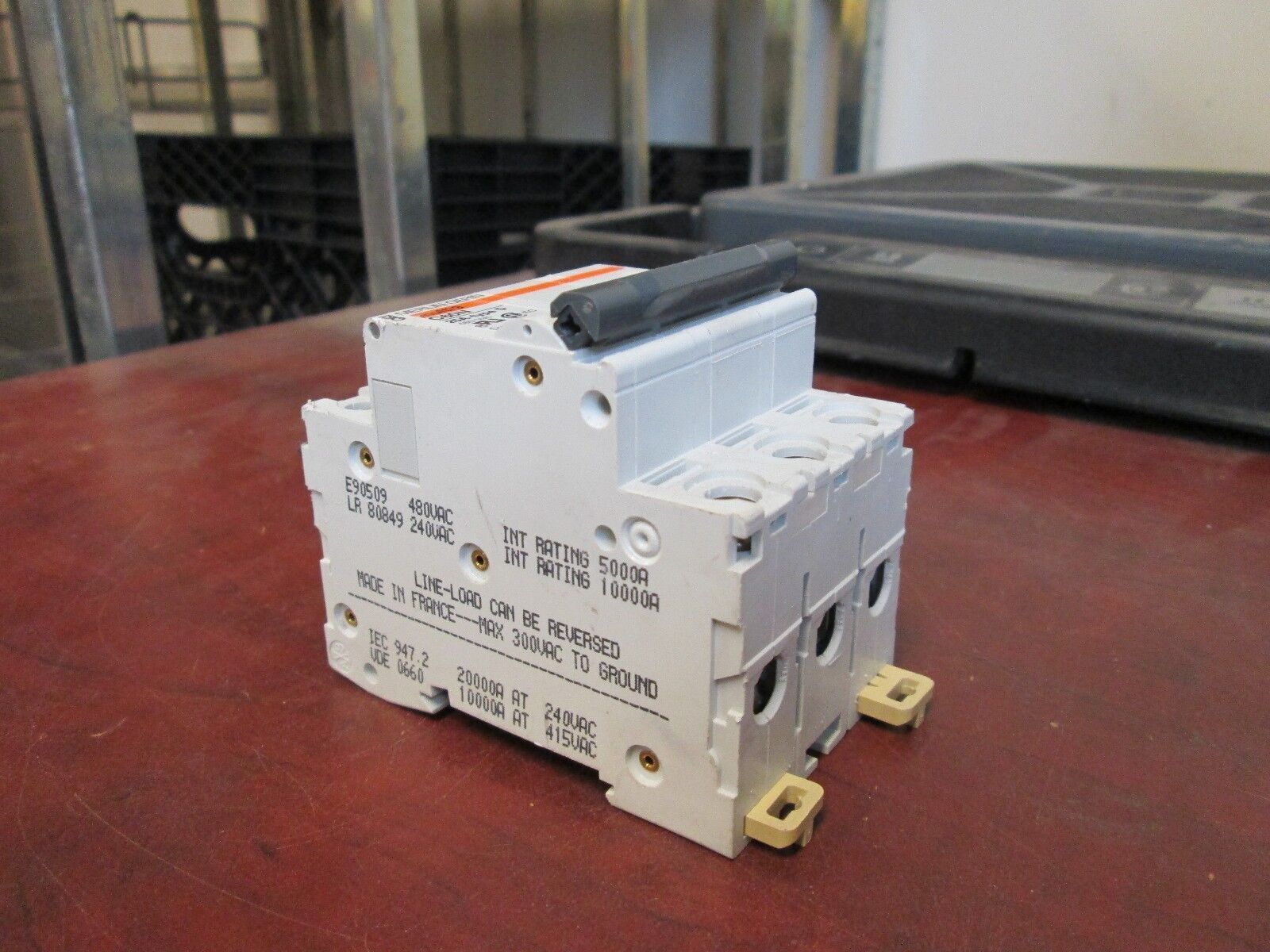 Merlin Gerin Circuit Breaker C60N 25A 480VAC 3P Used