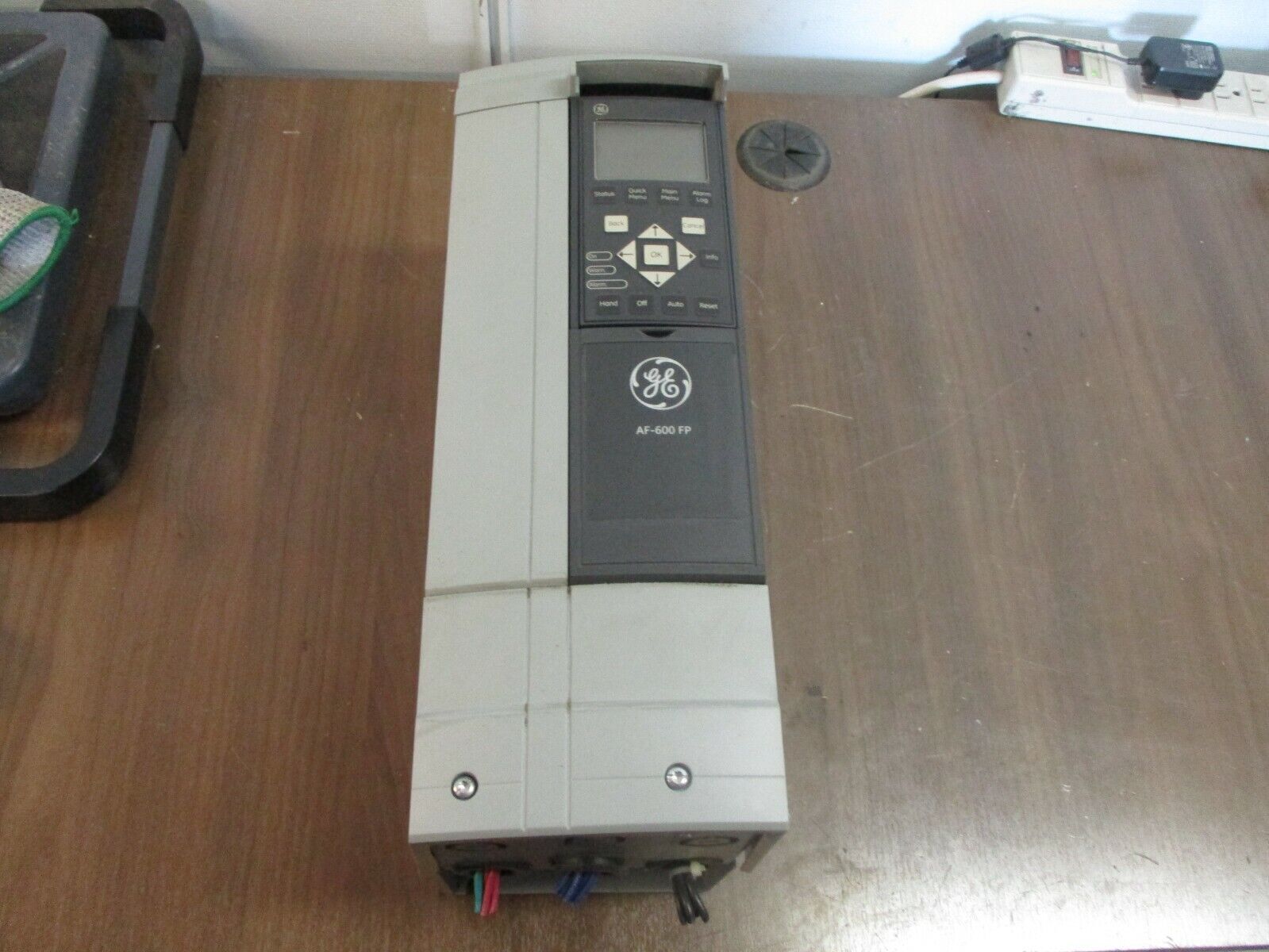 GE AF-600 FP AC Drive 131H9274 Model: 6KFP43007X9XXXA1 7.5HP 3Ph w/ Keypad Used