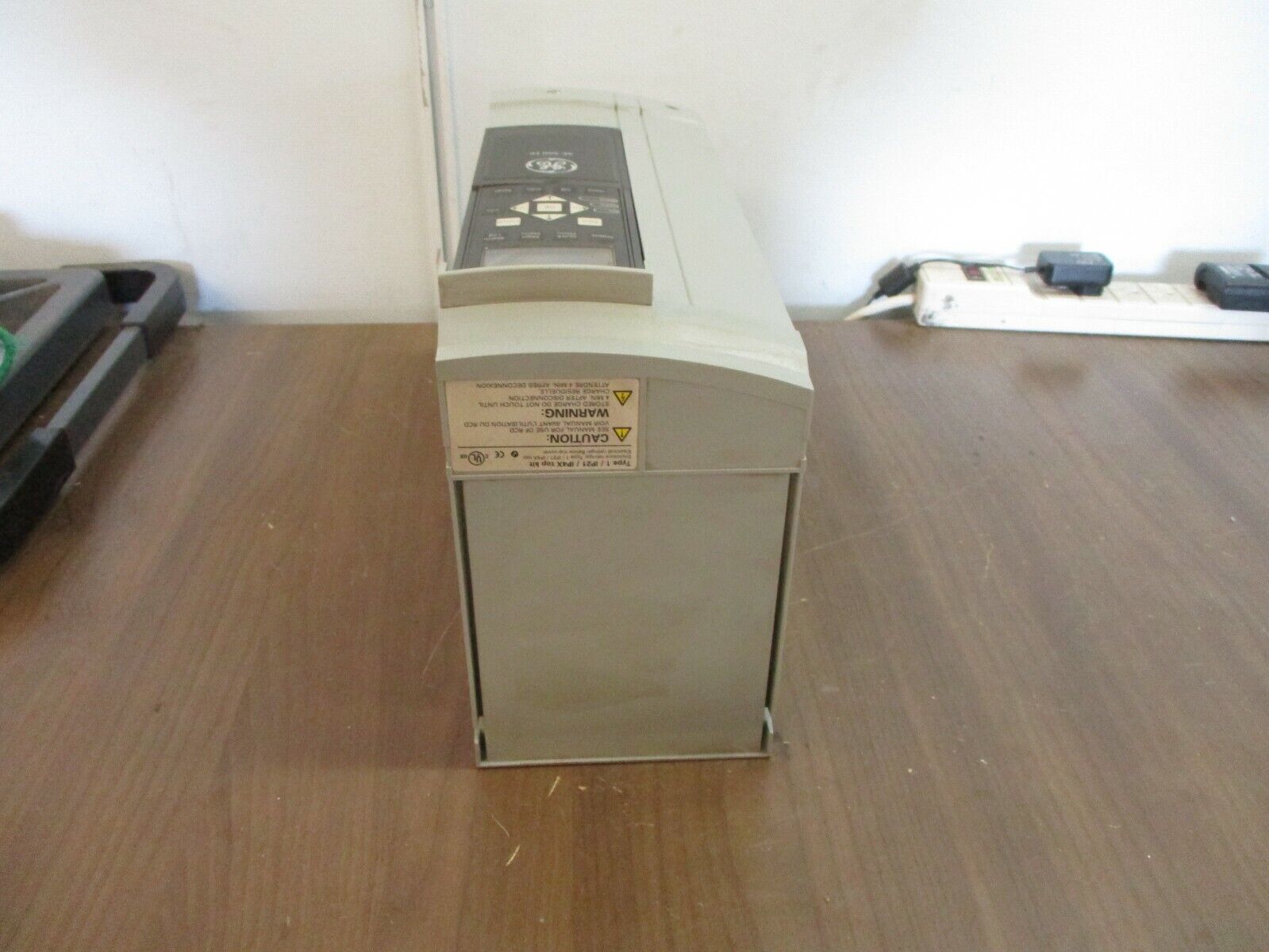 GE AF-600 FP AC Drive 131H9274 Model: 6KFP43007X9XXXA1 7.5HP 3Ph w/ Keypad Used