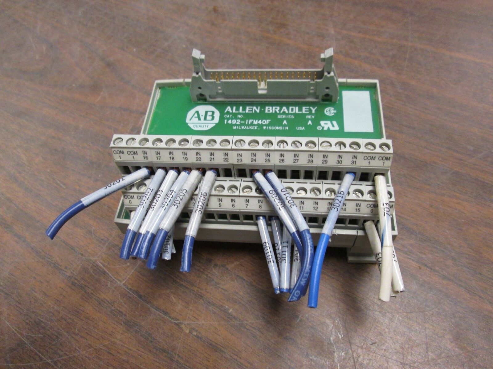 Allen-Bradley Wiring Interface / Breakout Block 1492-IFM40F Series A Used