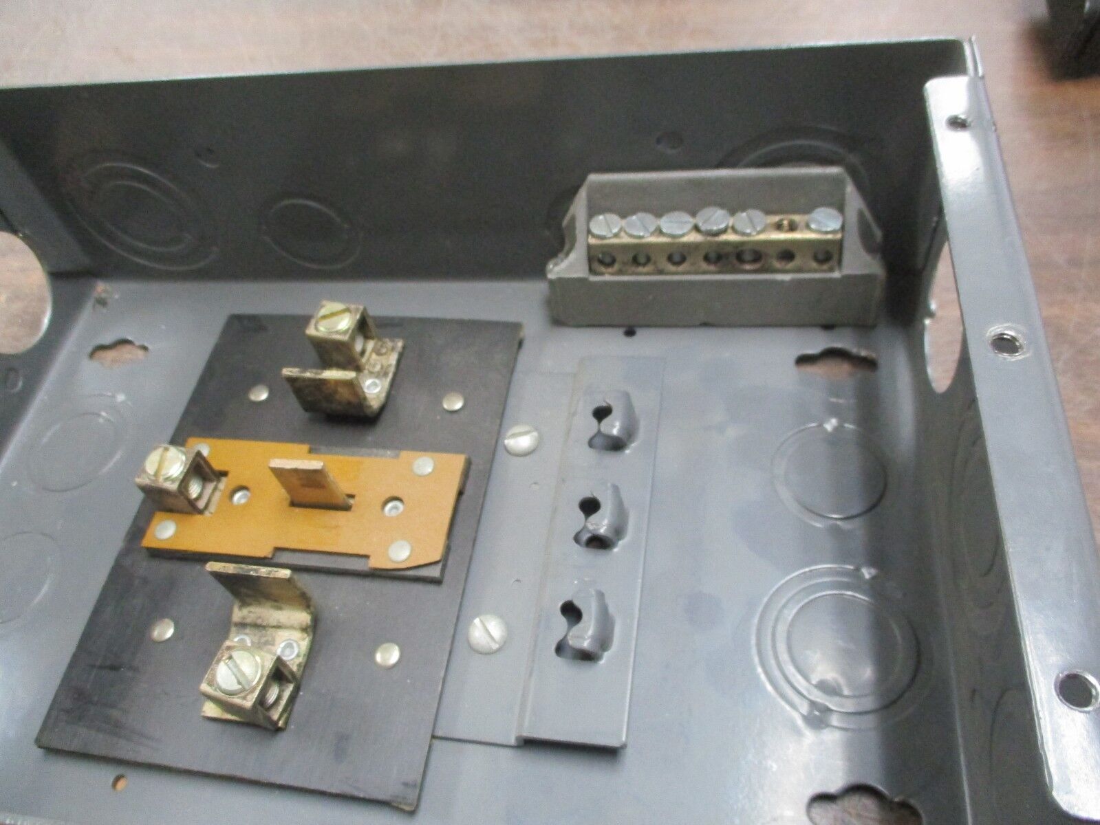 ITE EQ Load Center Breaker Enclosure 100A For Type QP Breakers 120/240V Used