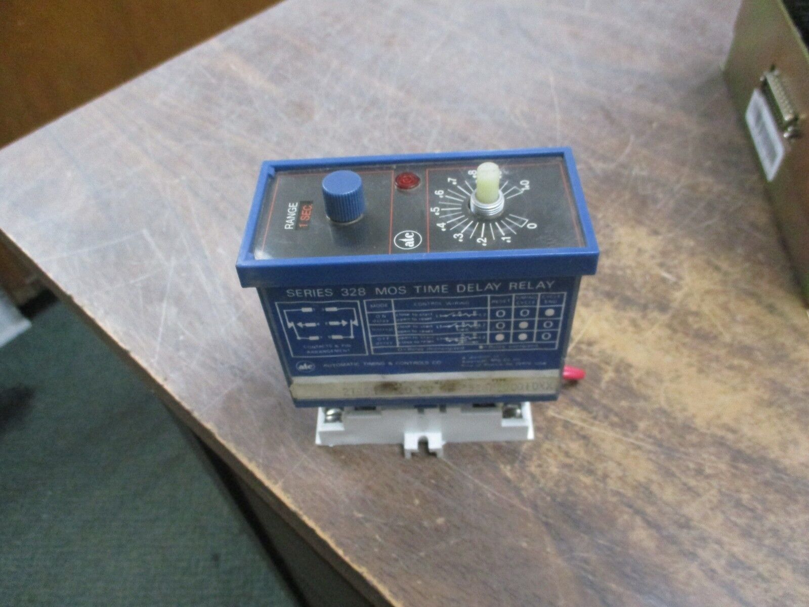 ATC MOS Time Delay Relay 328A200Q10XX 120V Control 5A 1/6HP 125-250 VAC, Used