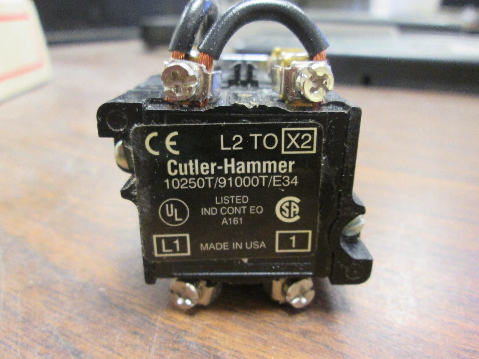 Cutler-Hammer Prestest Light 10250T74NW 120V 50-60Hz w/White Lens New Surplus