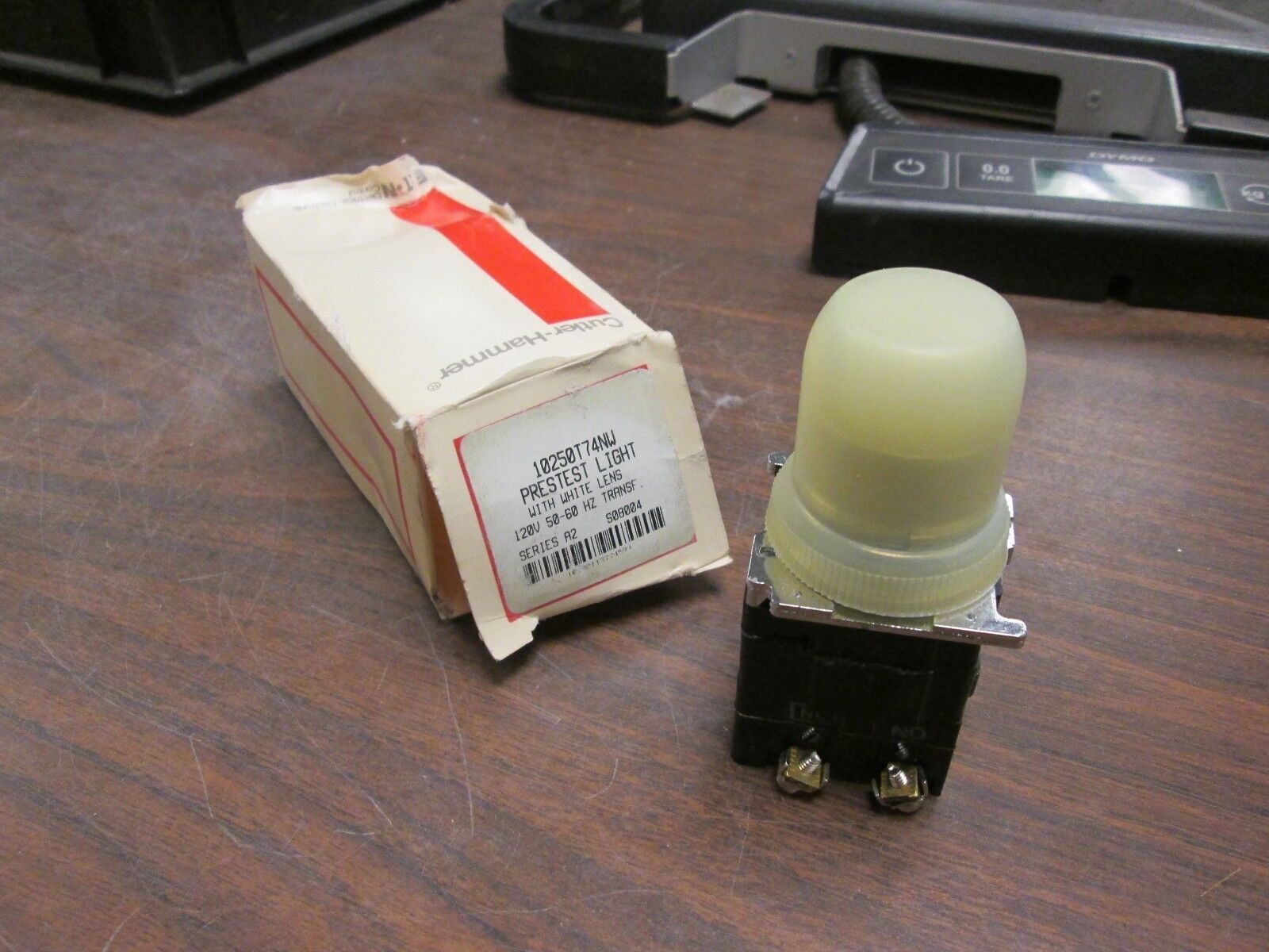 Cutler-Hammer Prestest Light 10250T74NW 120V 50-60Hz w/White Lens New Surplus