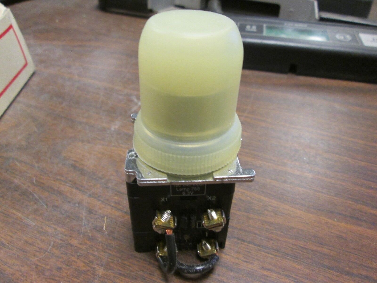 Cutler-Hammer Prestest Light 10250T74NW 120V 50-60Hz w/White Lens New Surplus