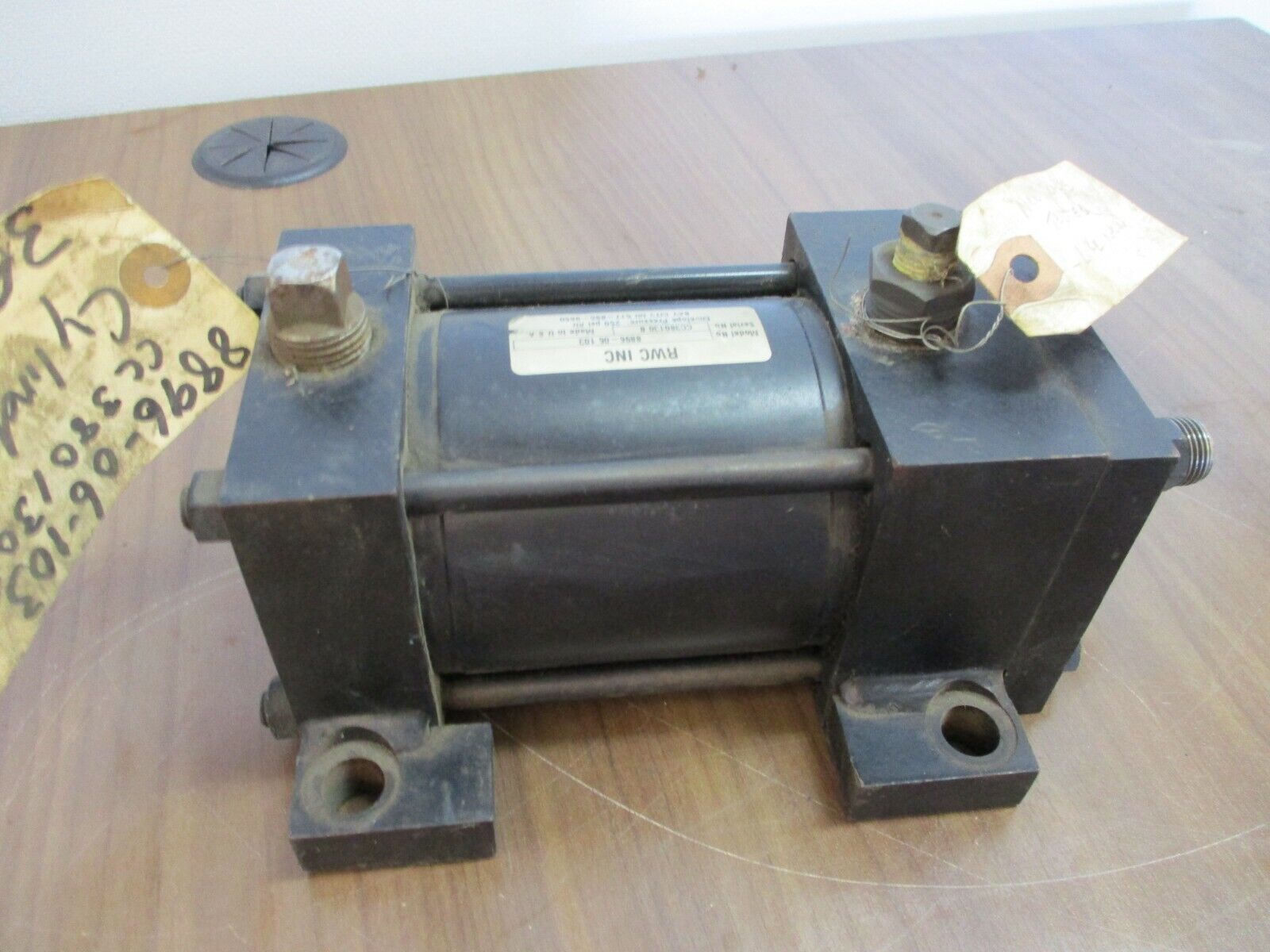 RWC Air Cylinder Part #: 8896-06103 250PSI used