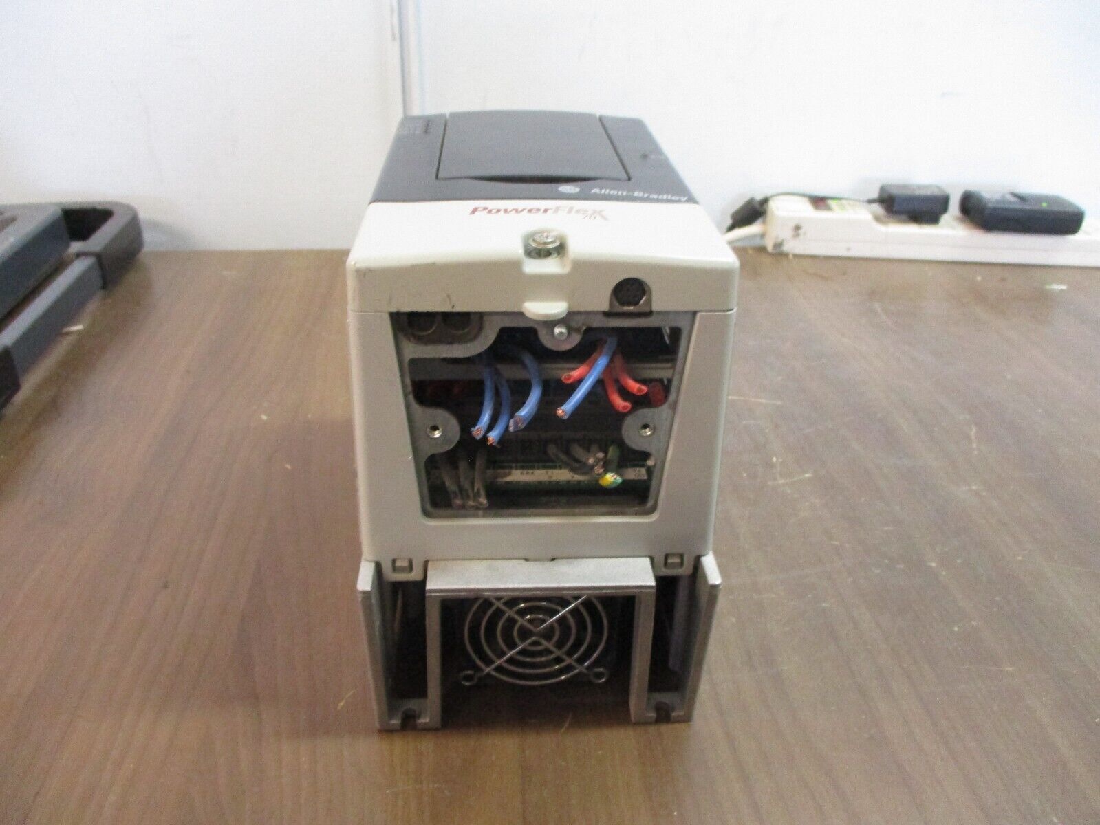 Allen-Bradley PowerFlex 70 AC Drive 20AD3P4A0AYNNNNN 2HP 3Ph *No Keypad* Used