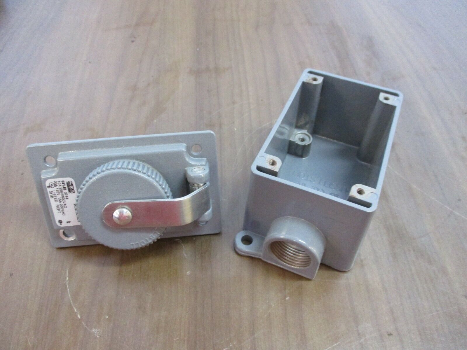 Russellstoll Receptacle 3744 20A @ 125V 15A @ 250V 10A @ 600V 3P 4W *Lot of 3*