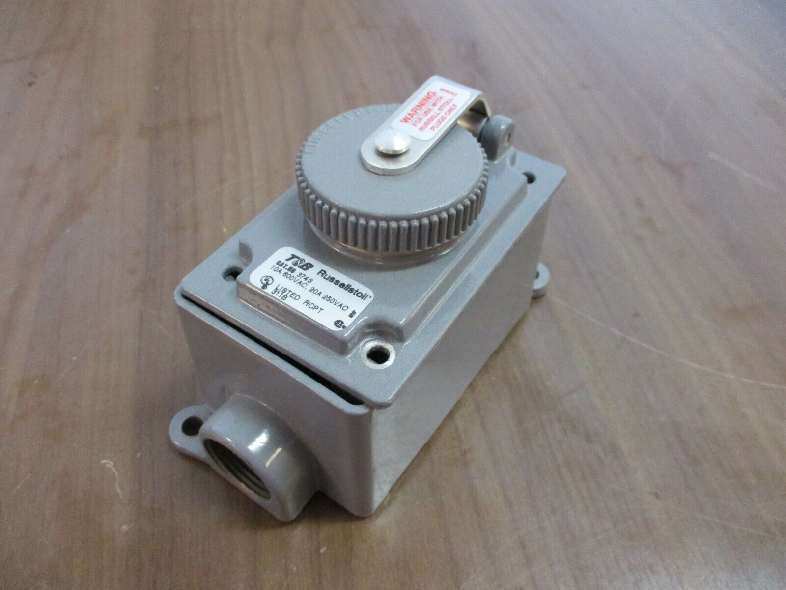 Russellstoll Receptacle 3743 10/20A 250/600VAC 3P 3W Used