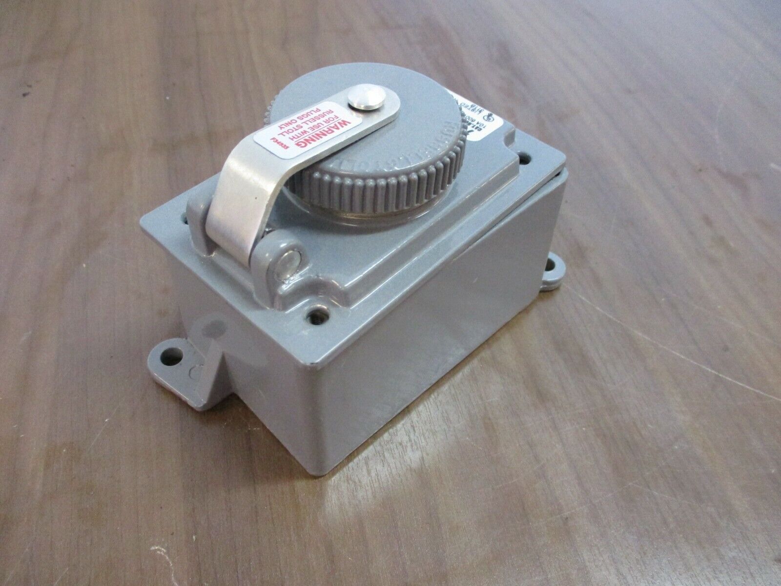 Russellstoll Receptacle 3743 10/20A 250/600VAC 3P 3W Used