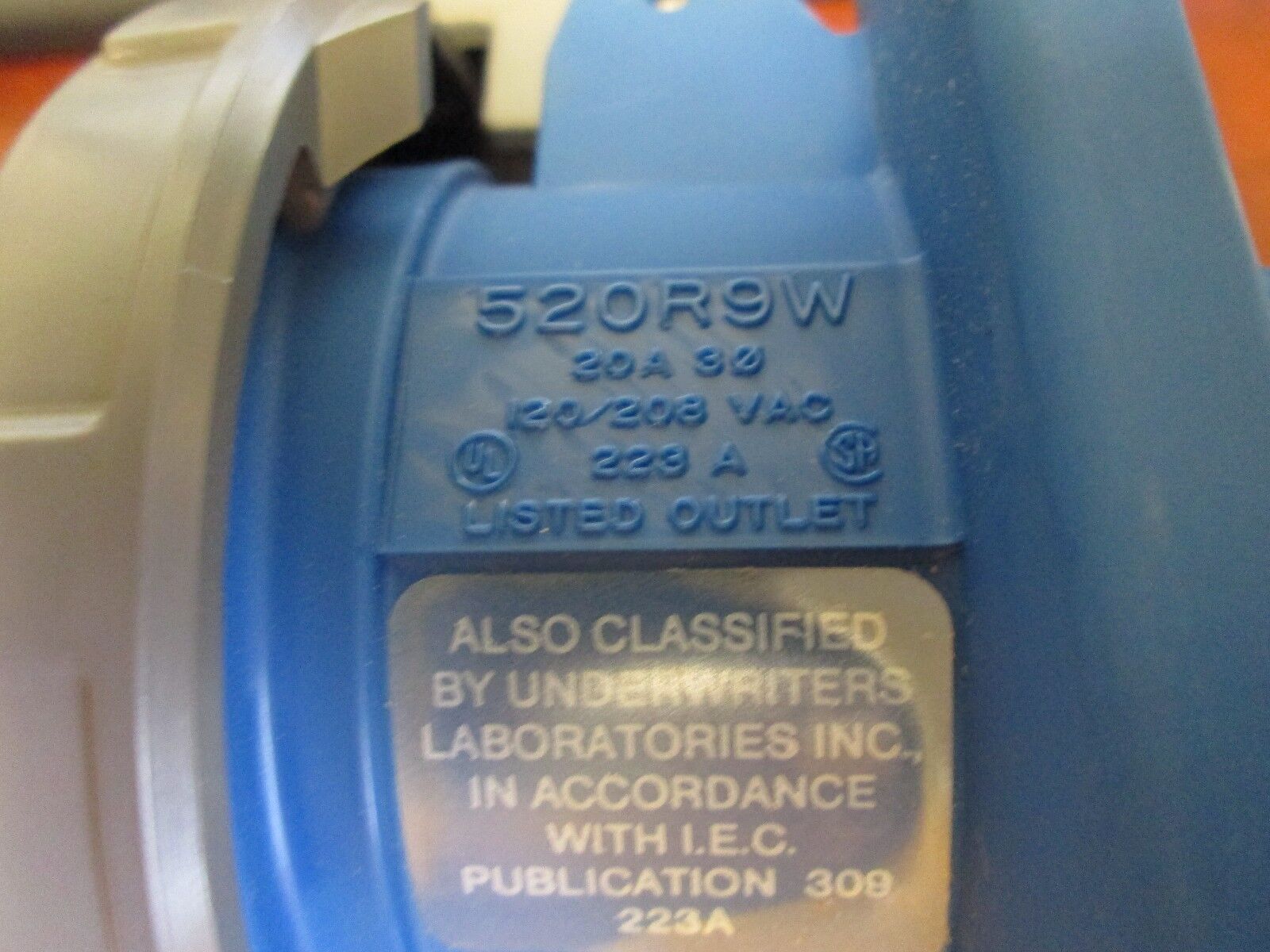 Hubbell Watertight Receptacle 520R9W 20A 120/208V 4P 5W 3PH New Surplus