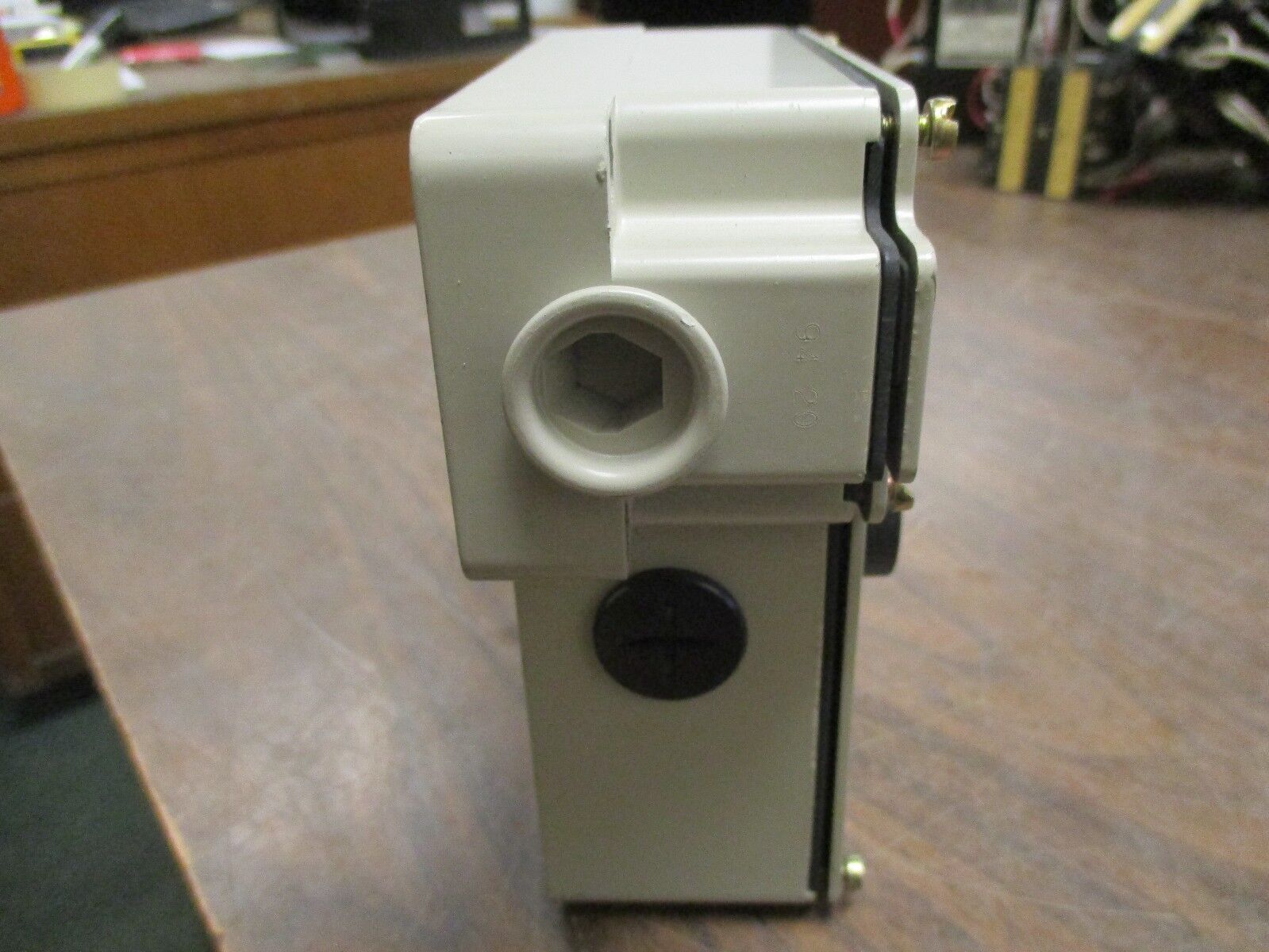 Telemecanique Cable Pull Switch XY2-CE 240V 3A Used