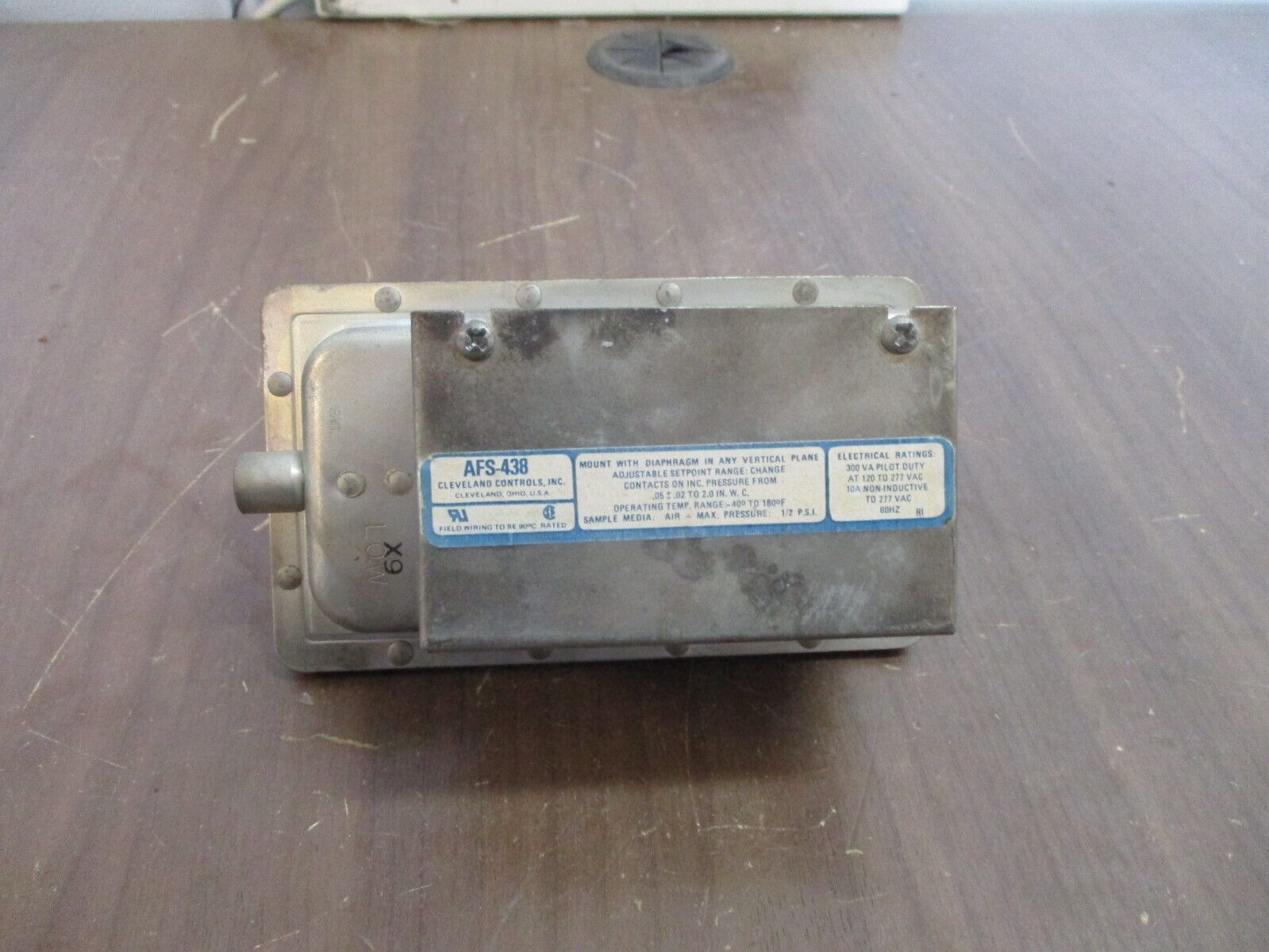 Cleveland Controls Pressure Switch AFS-438 120/277V Used
