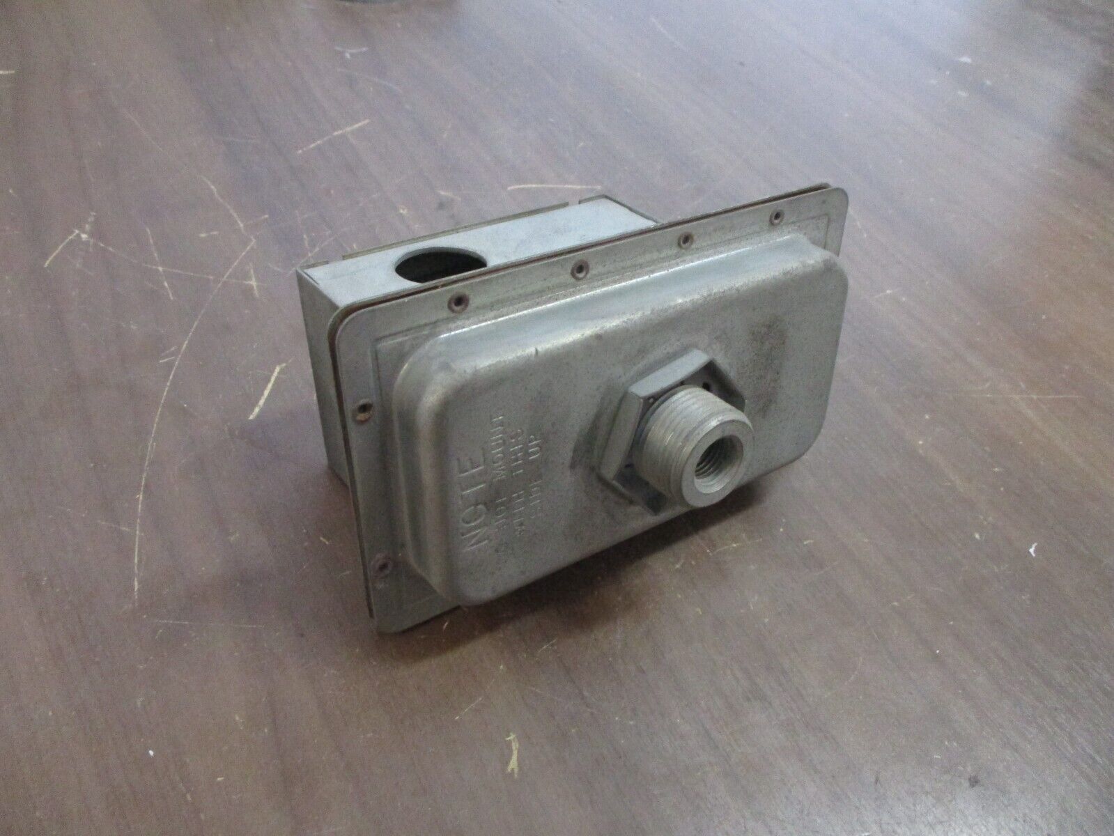 Cleveland Controls Pressure Switch AFS-438 120/277V Used