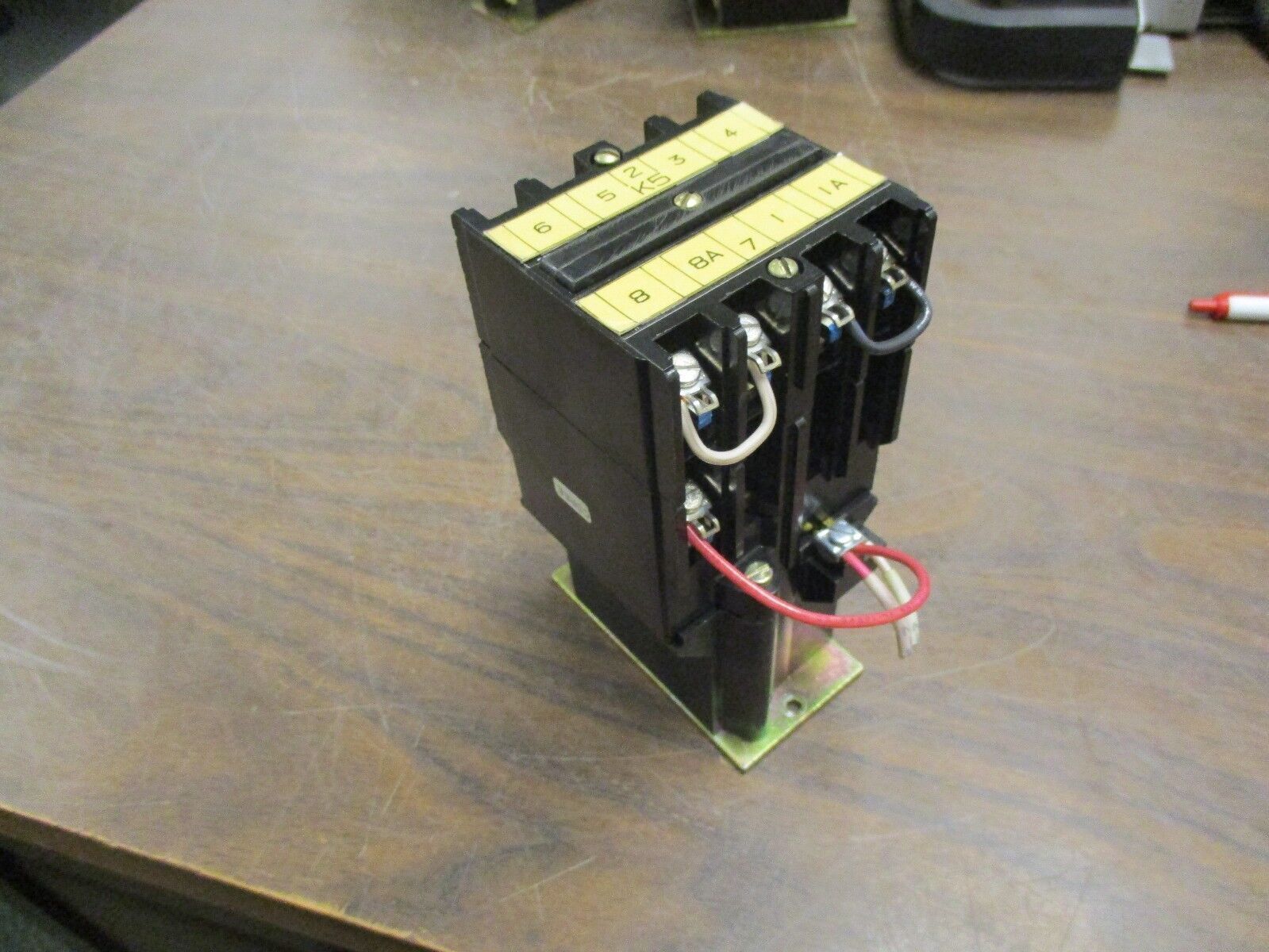 Westinghouse Control Relay w/ 4-Pole Adder ARD4L 24VDC Coil 600VDC Used