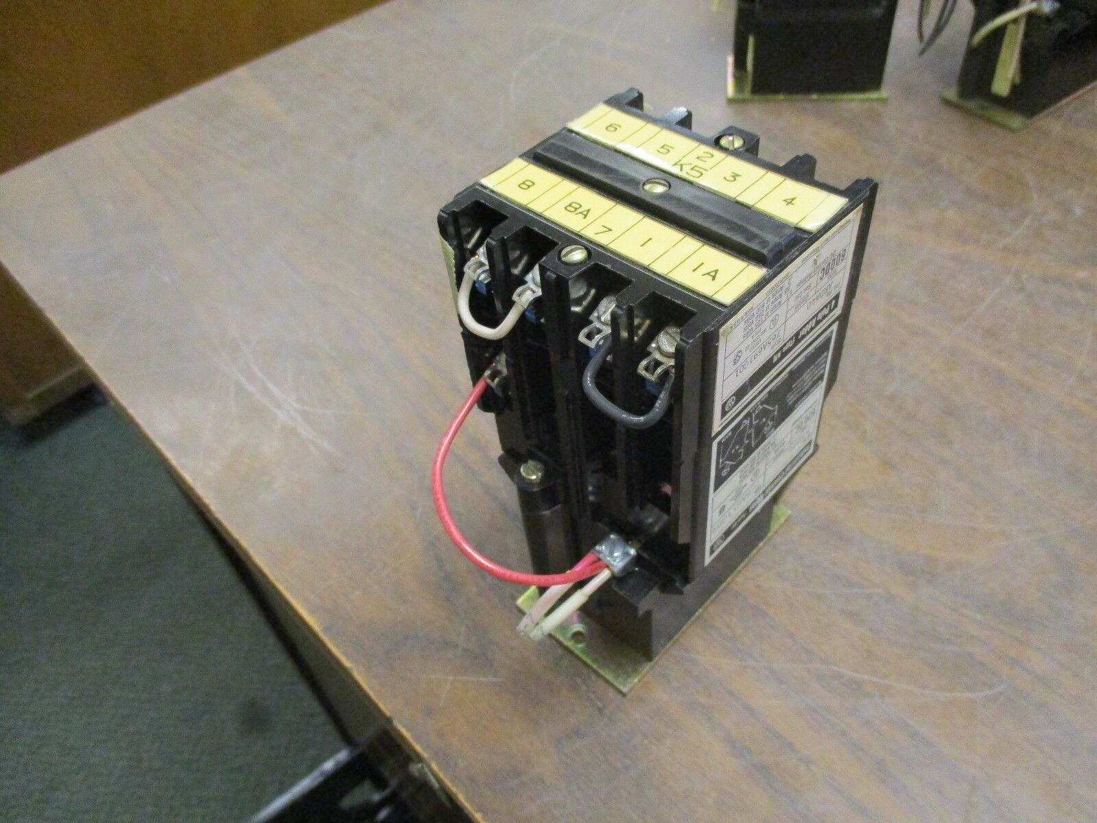 Westinghouse Control Relay w/ 4-Pole Adder ARD4L 24VDC Coil 600VDC Used