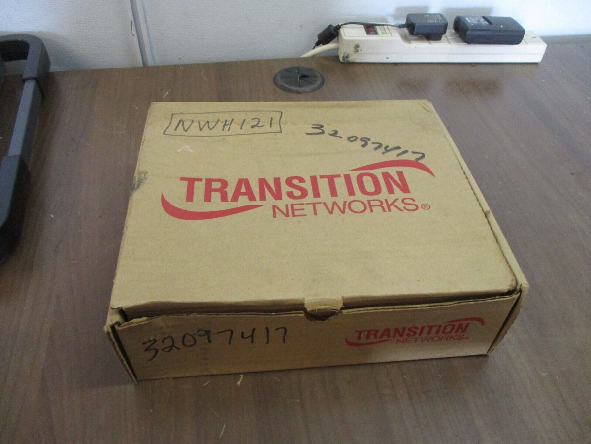 Transition Networks Fast Ethernet 100BASE-TX to 100BASE-FX Media Converter 12VDC