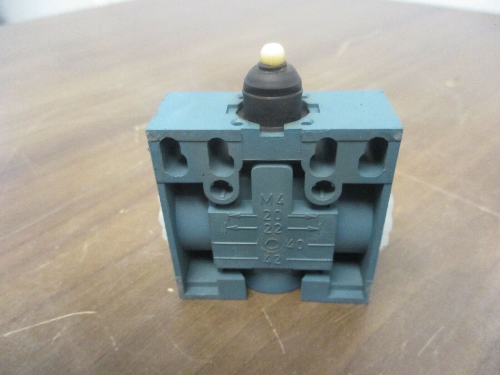 Klockner Moeller Relay VDE 0660 230/400V 6/4A Used