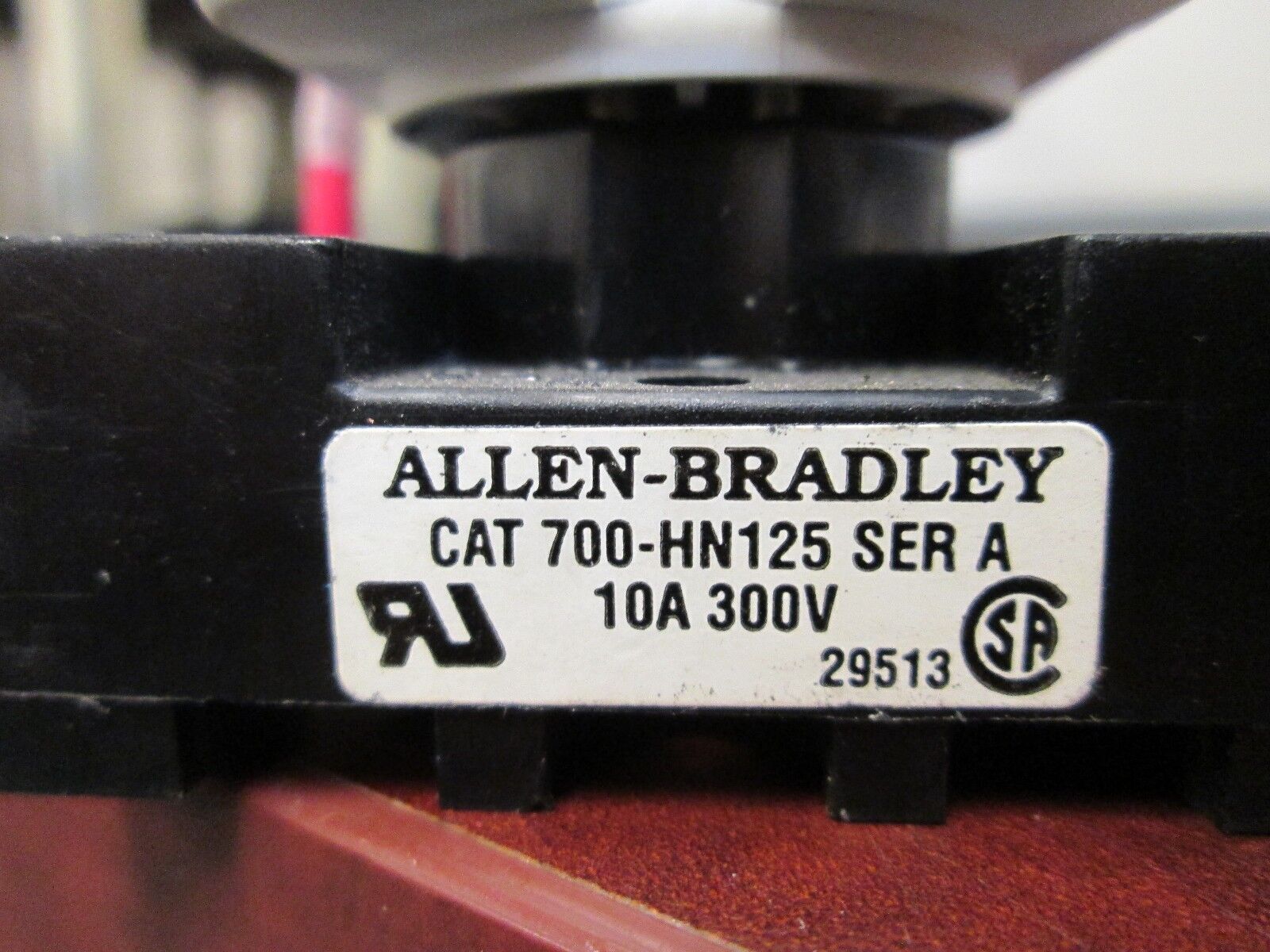 Allen-Bradley Relay w/Base 700-HA32A1 120VAC *Lot of 5* Used