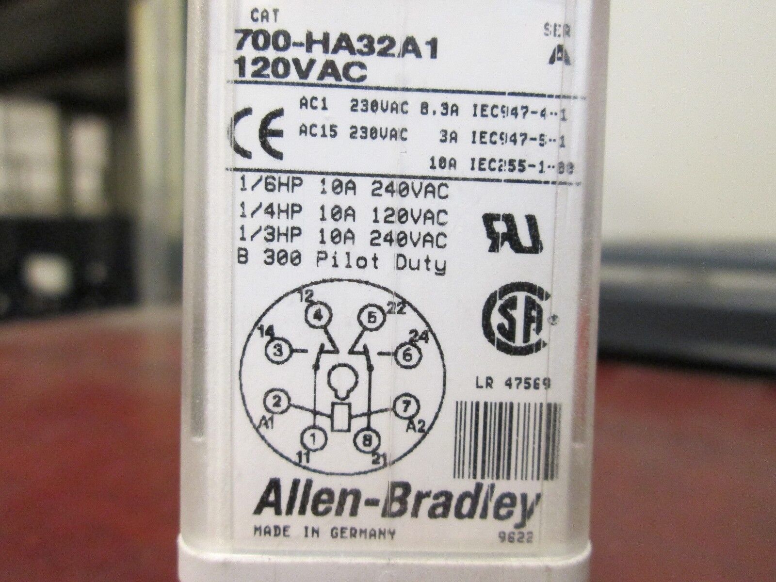 Allen-Bradley Relay w/Base 700-HA32A1 120VAC *Lot of 5* Used