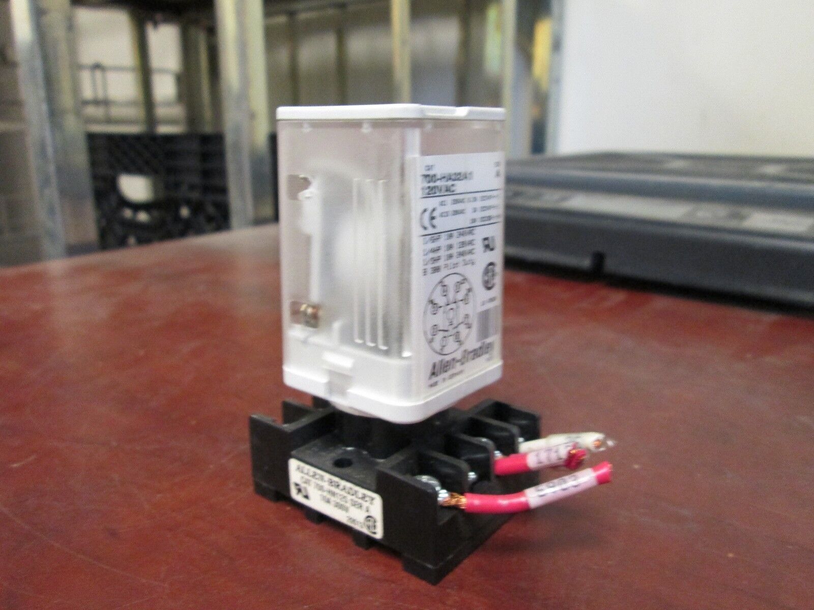 Allen-Bradley Relay w/Base 700-HA32A1 120VAC *Lot of 5* Used