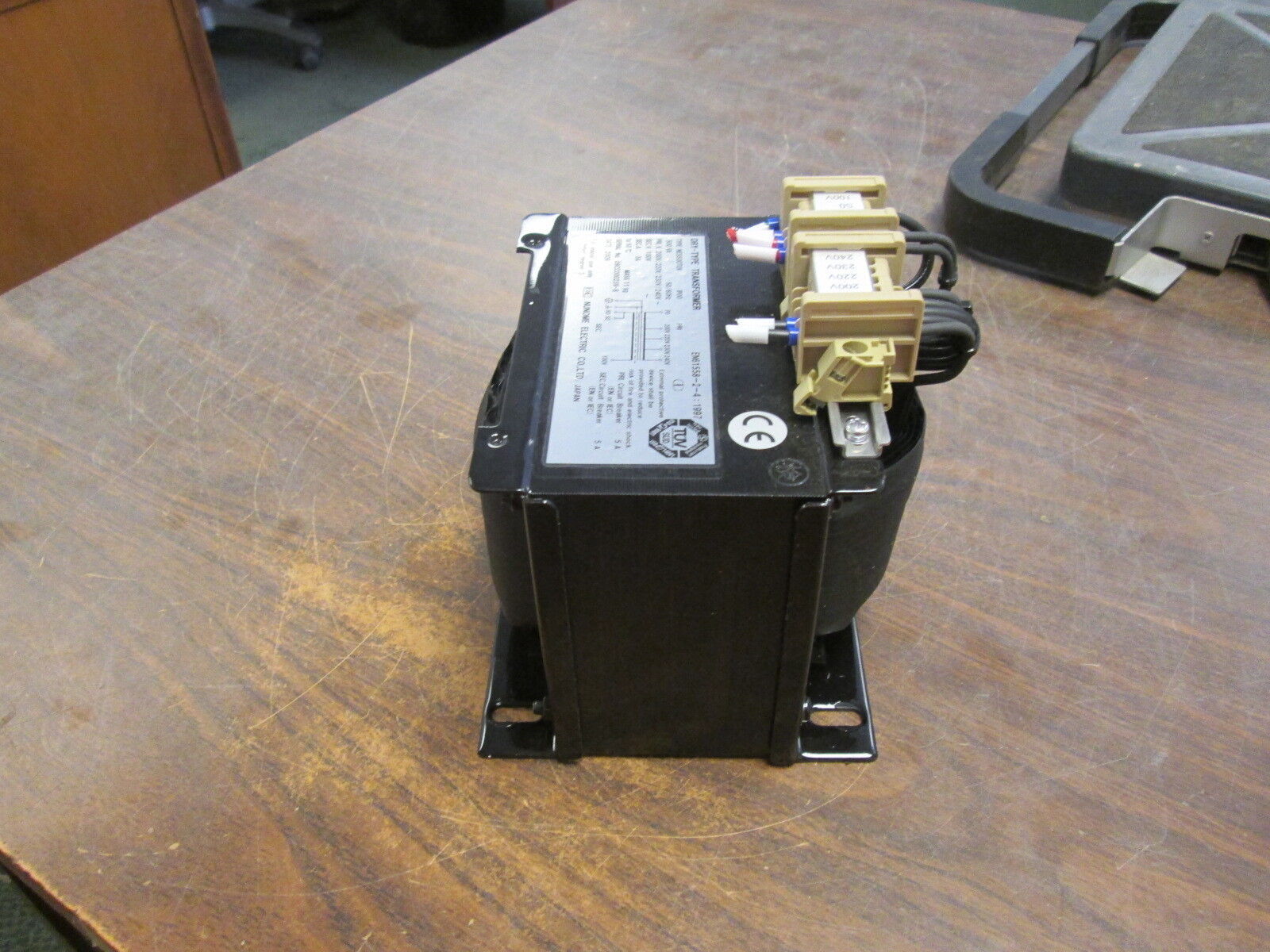 Nunome Dry-Type Transformer NES500TUV 500VA Pri:200/220/230/240V Sec:100V 5A