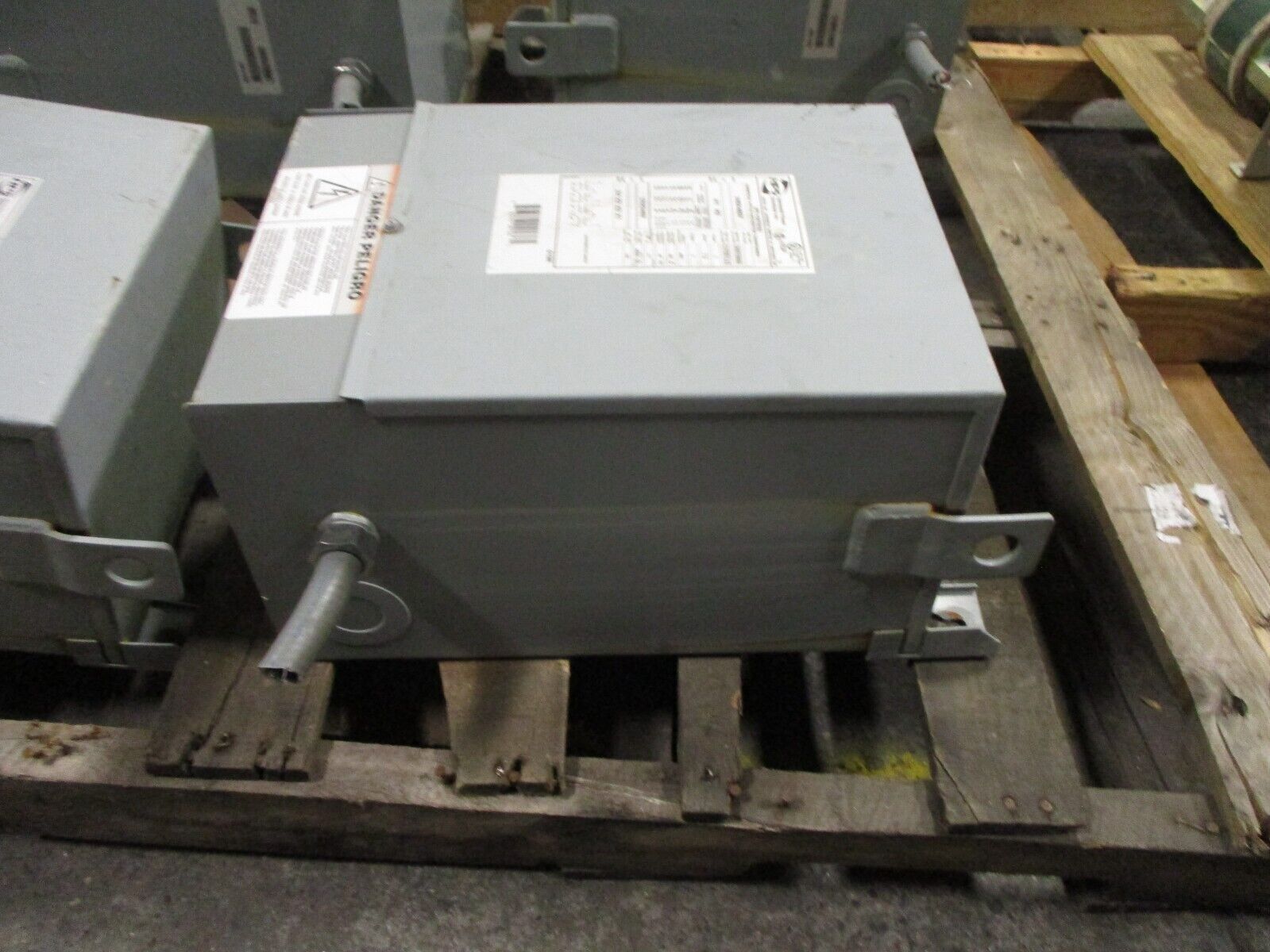 Hammond Fortress Potted Transformer C1F007LES 7.5kVA Pri: 240/480V Sec: 120/240V
