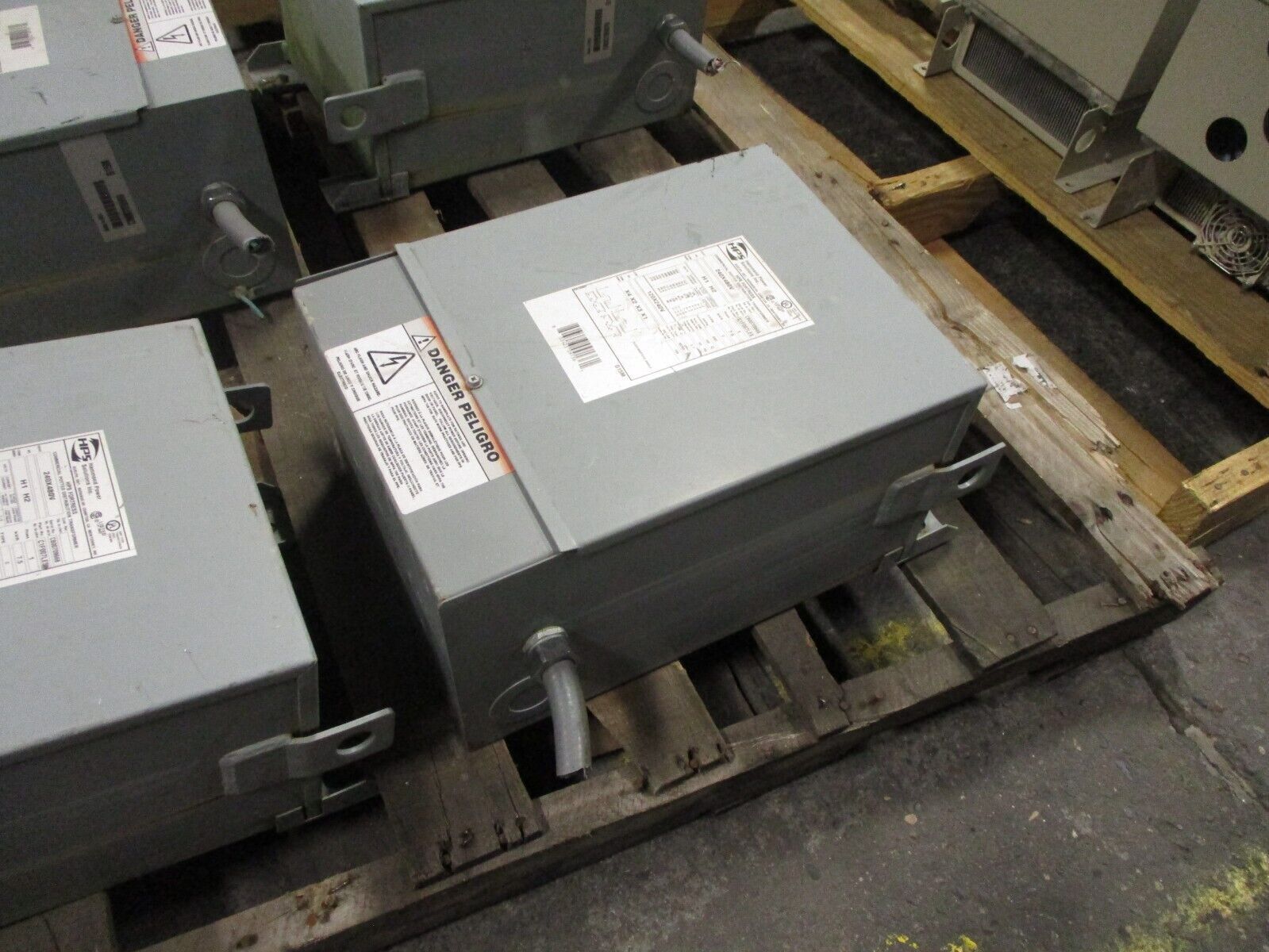 Hammond Fortress Potted Transformer C1F007LES 7.5kVA Pri: 240/480V Sec: 120/240V