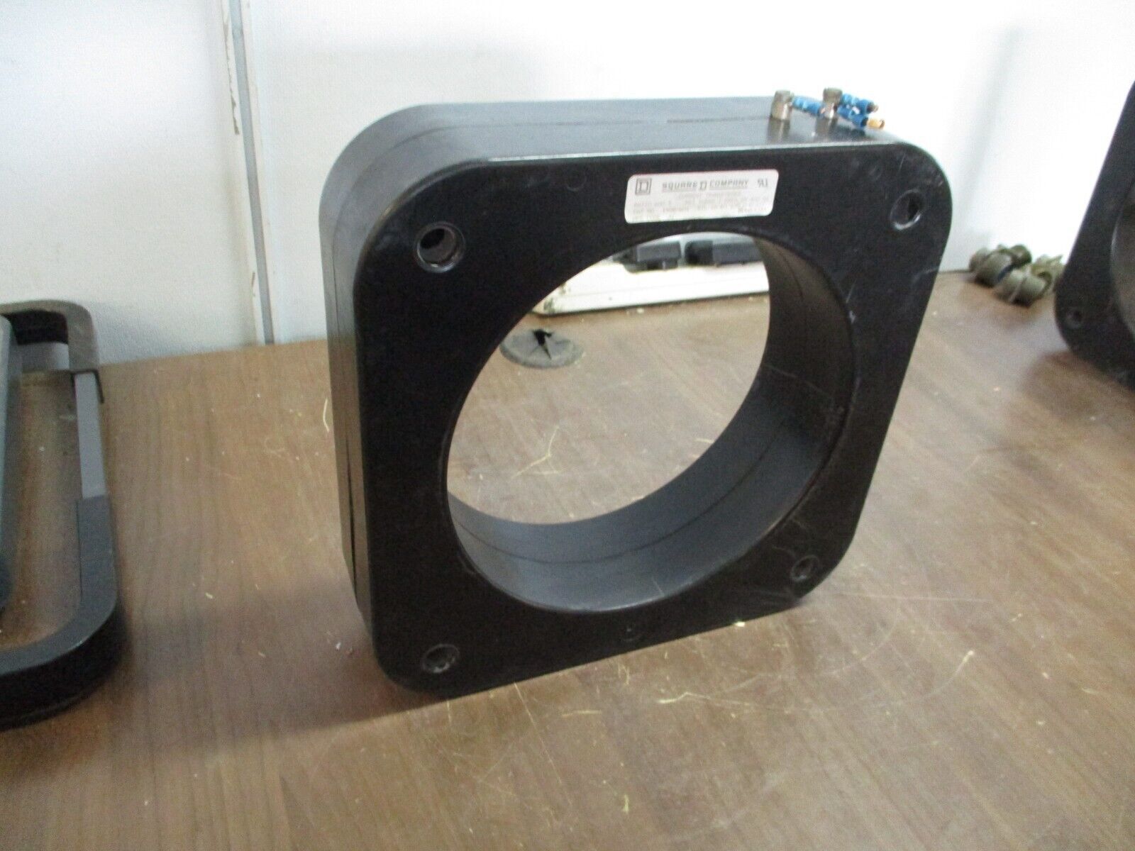 Square D Current Transformer 140R-601 Ratio 600:5A 600V 25-400Hz 10kV BIL Used