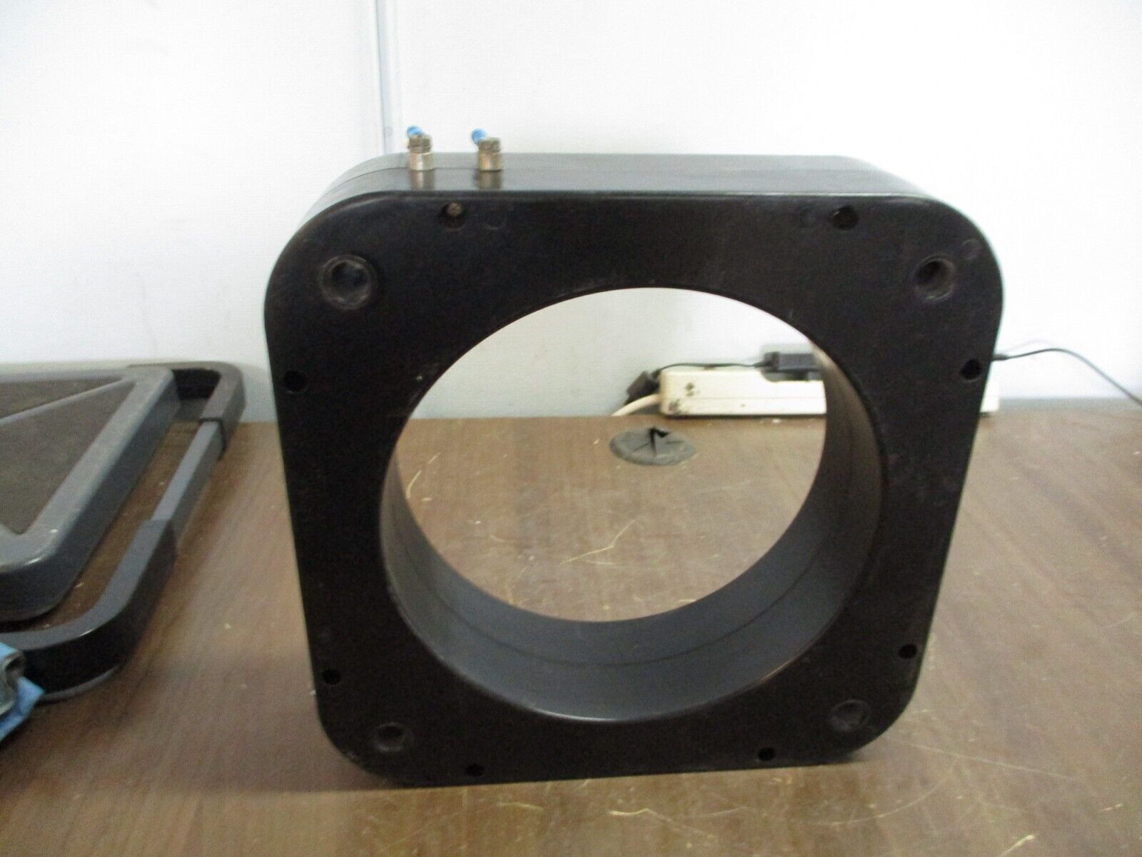 Square D Current Transformer 140R-601 Ratio 600:5A 600V 25-400Hz 10kV BIL Used