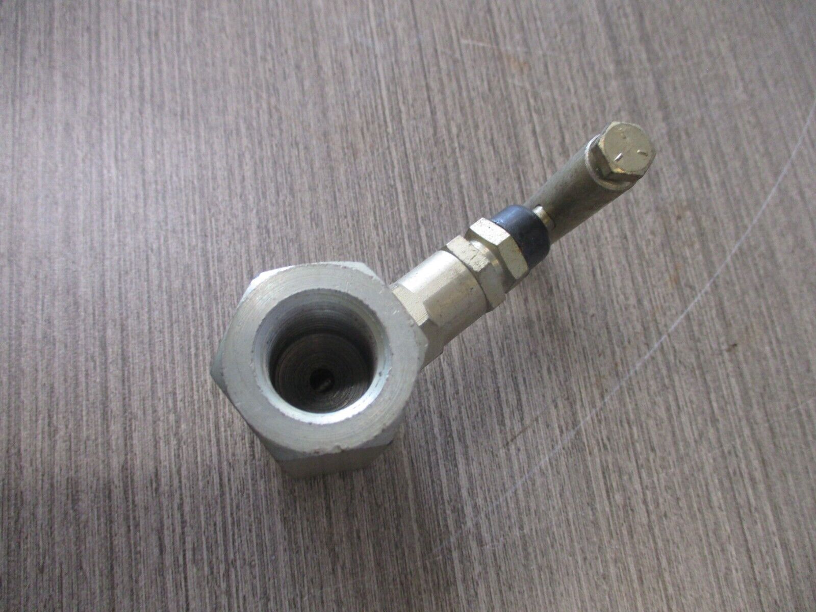 Anderson Greenwood HTVC 40 Needle Valve 2-1263-1 6,000 PSI 200 Degrees F Used.