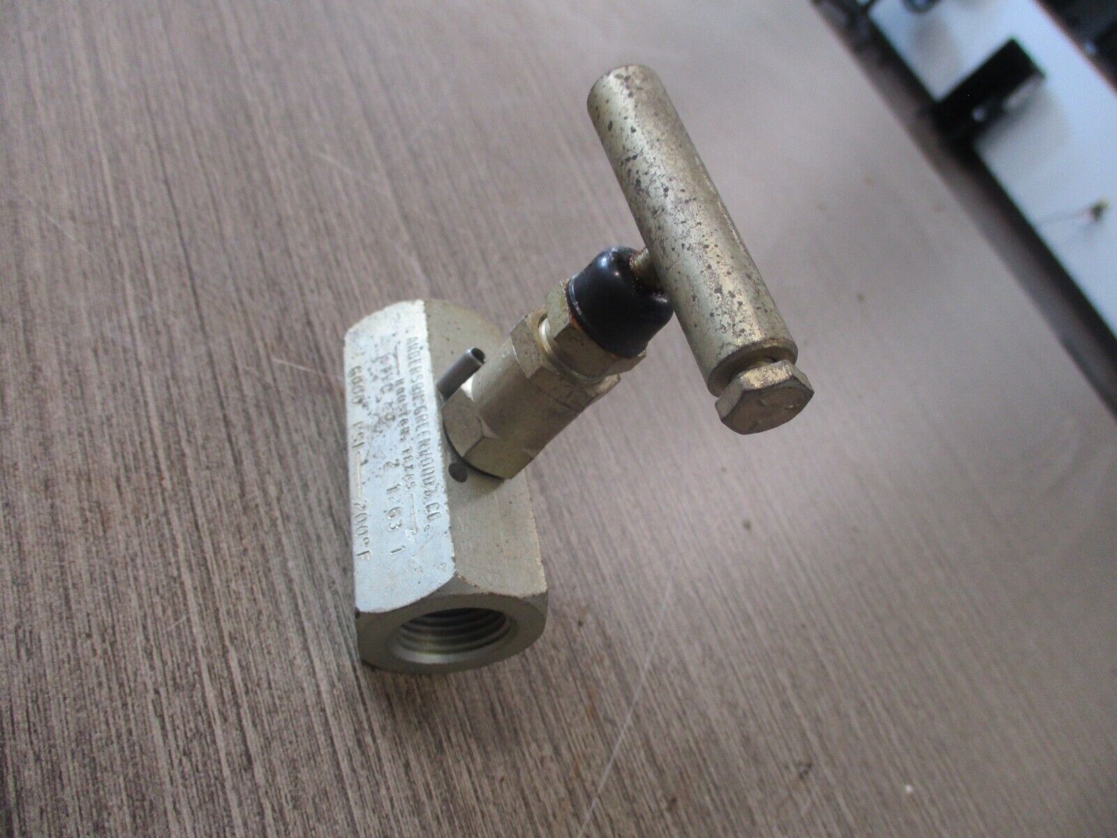 Anderson Greenwood HTVC 40 Needle Valve 2-1263-1 6,000 PSI 200 Degrees F Used.