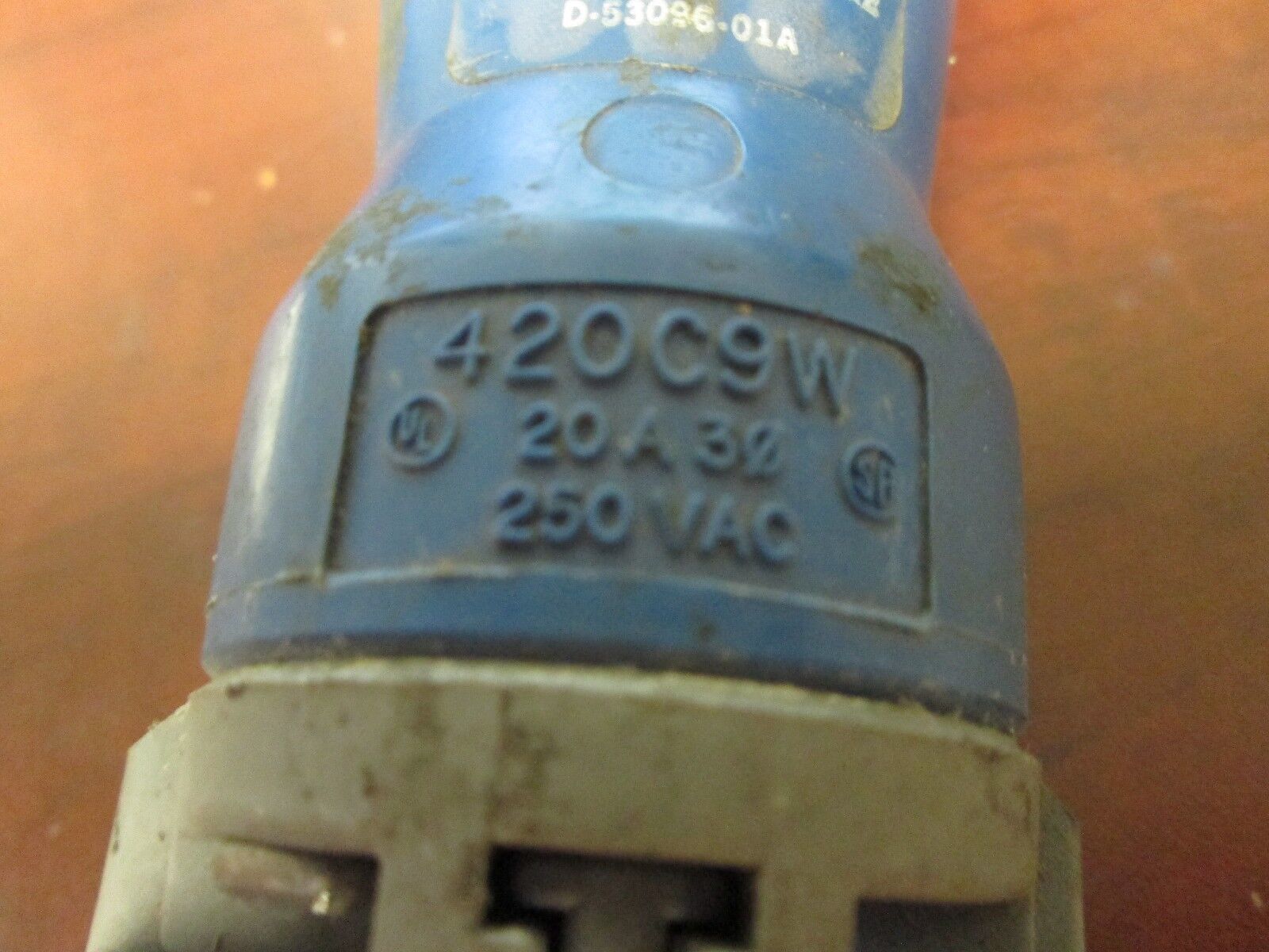 Hubbell Connector 420C9W 20A 250V 3P 4W 3PH Watertight Used