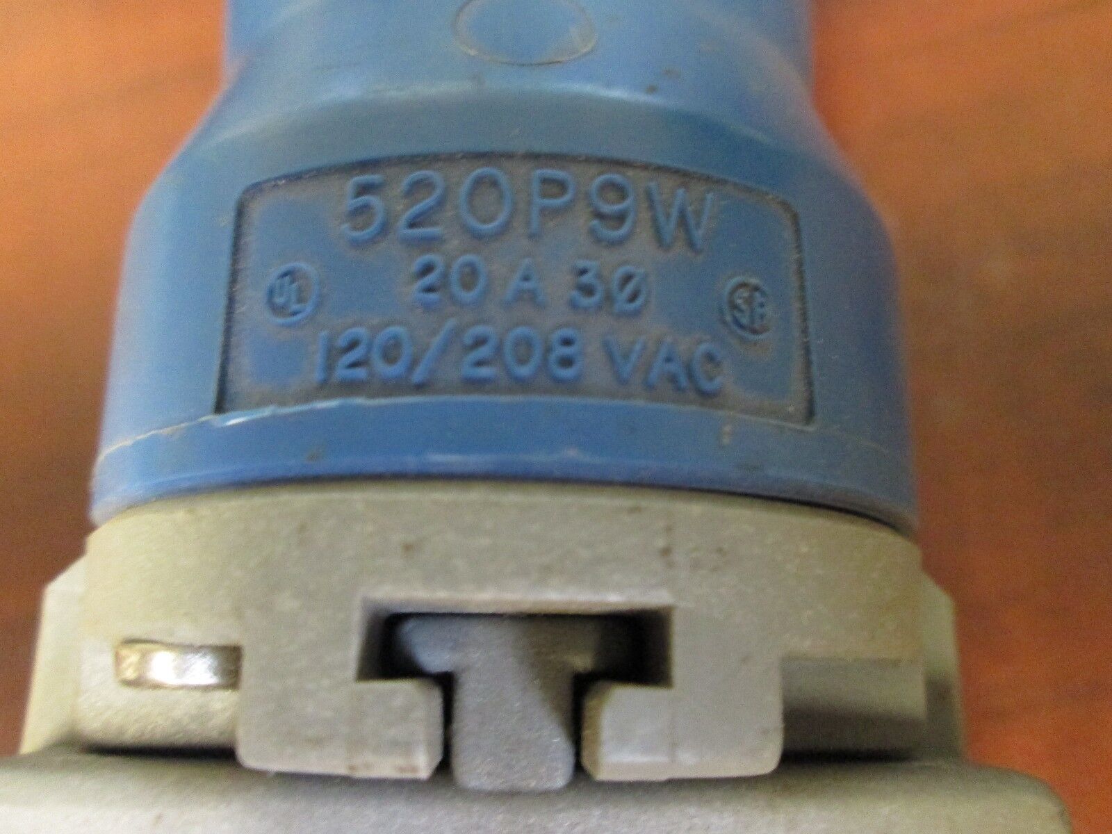 Hubbell Plug 520P9W 20A 120/208V 4P 5W 3PH Watertight Used