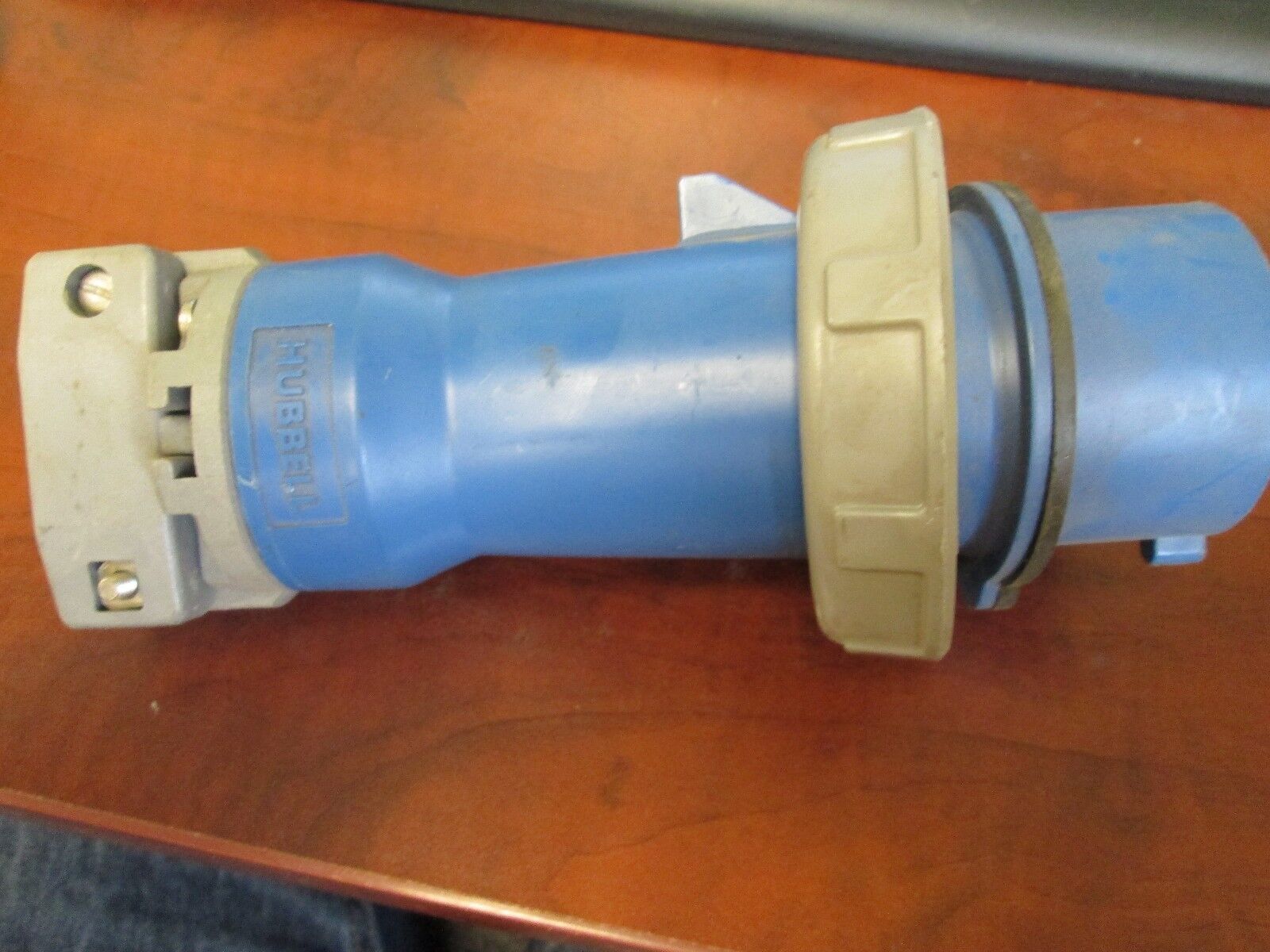 Hubbell Plug 520P9W 20A 120/208V 4P 5W 3PH Watertight Used