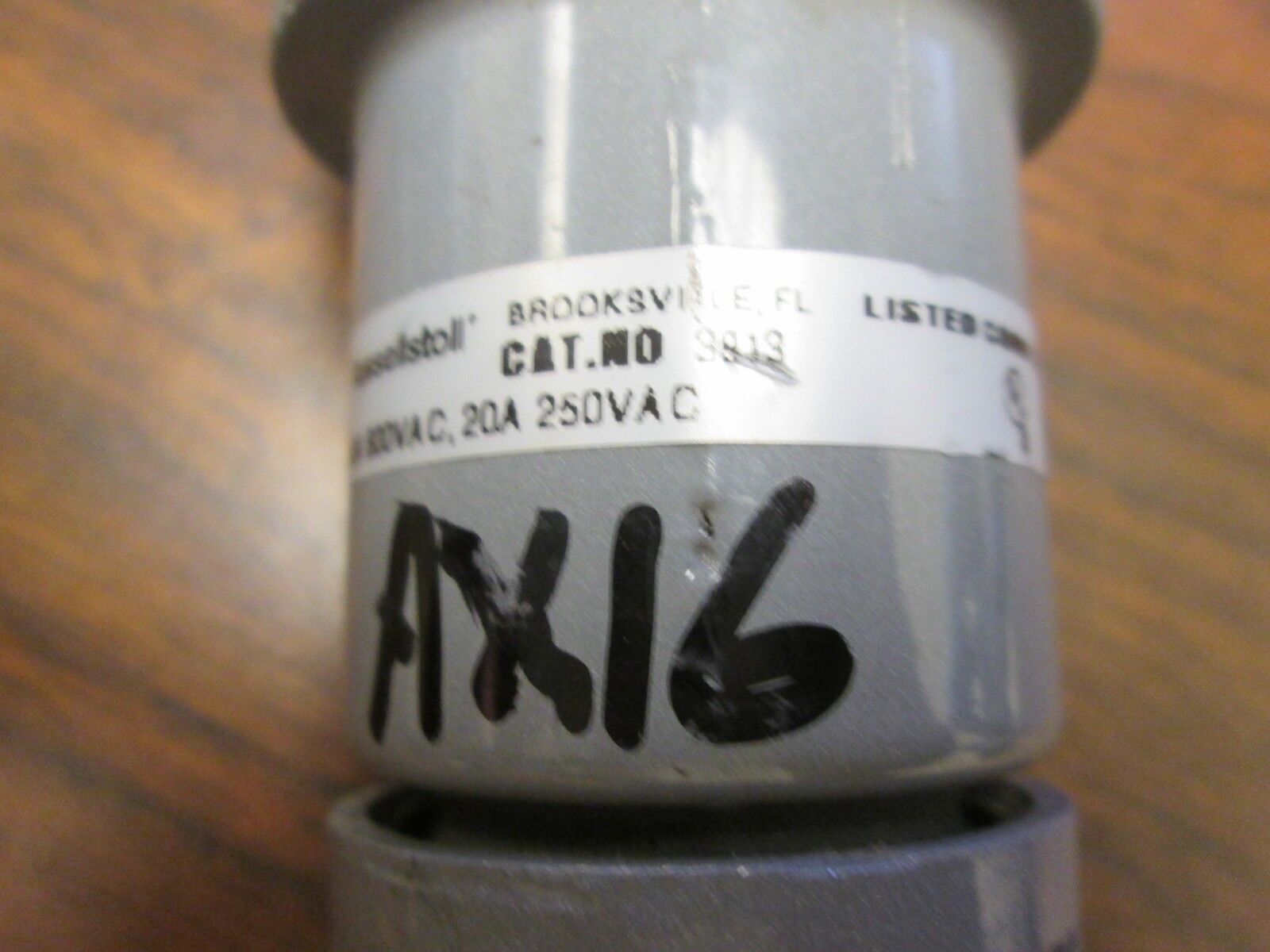 Russellstoll Plug & Connector Set 3913 3720DP/0455 20A 250VDC/600VAC 2P Used