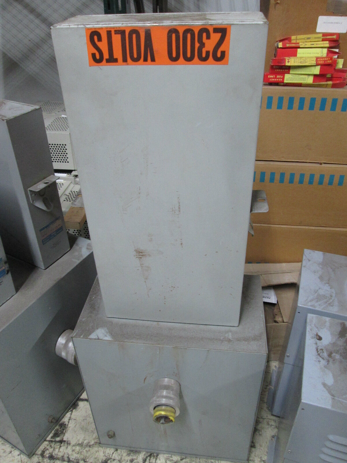 Sprague Univar Power Capacitor 200243FHEW 200 KVAR 400V 3Ph 60Hz Used