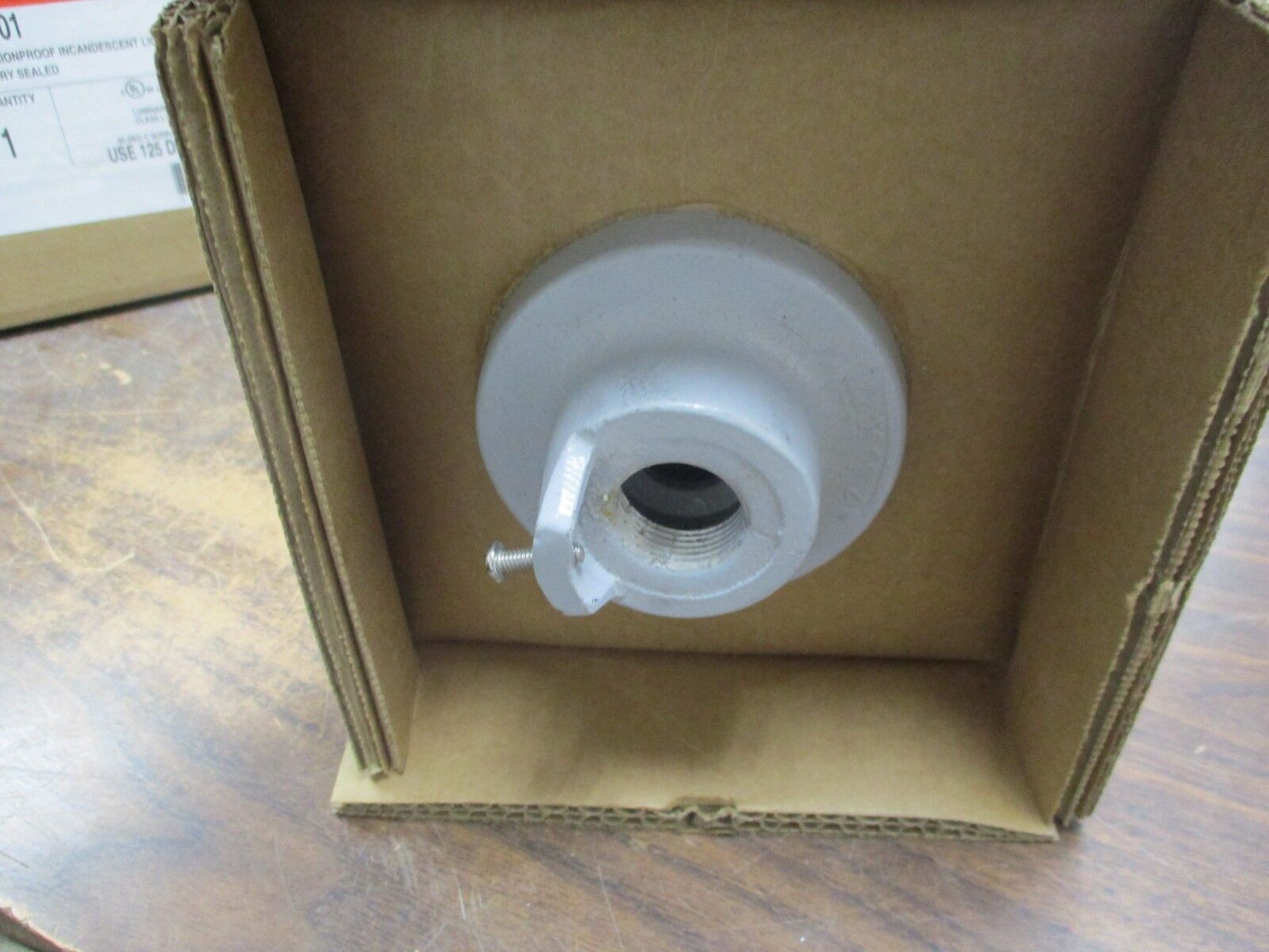 Cooper Crouse-Hinds Explosion Proof Incandescent Lighting Fixture EVI301 150W