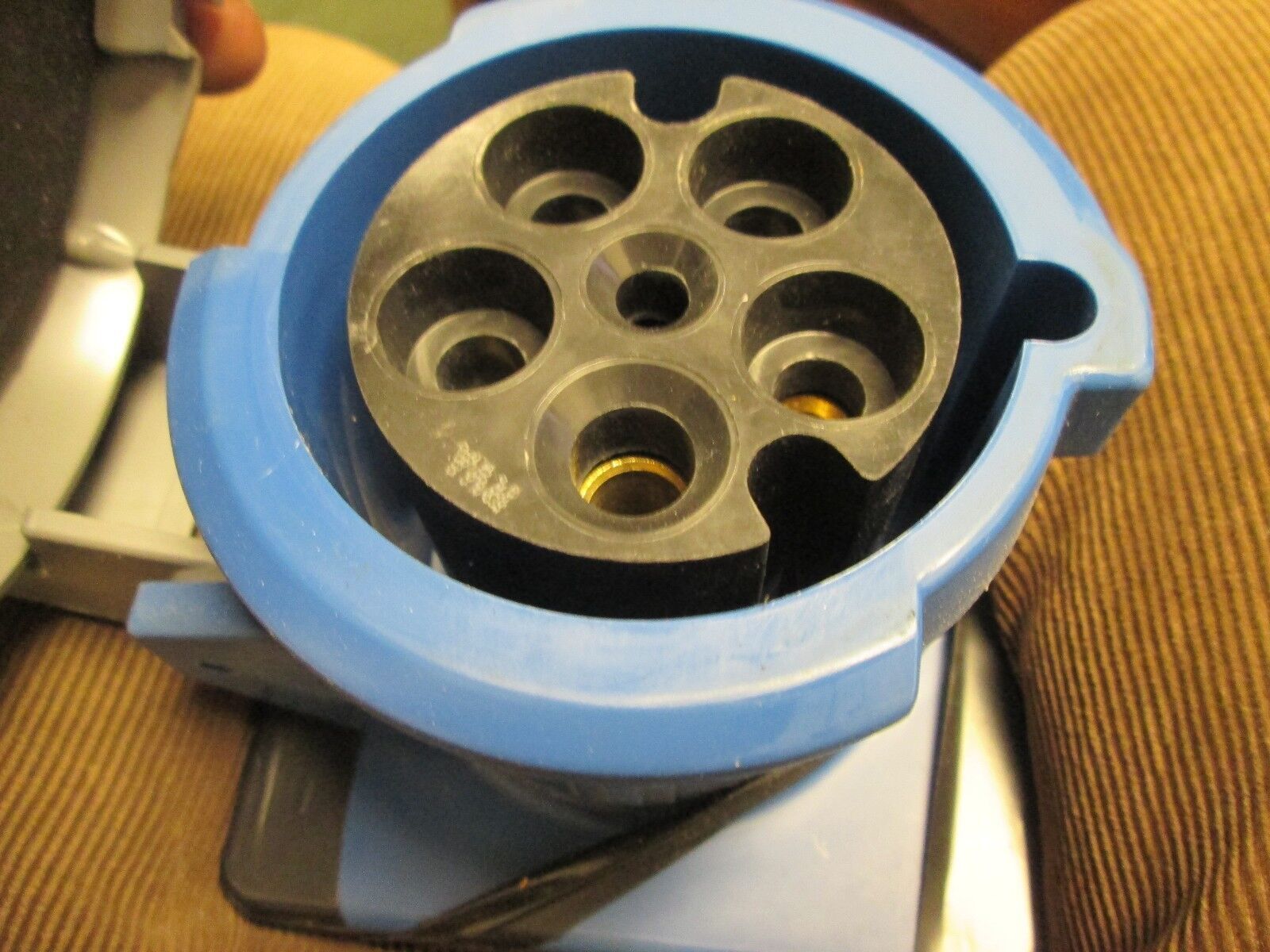 Hubbell Receptacle 560R9W 60A 120/208VAC 4P 5W 3Ph Used