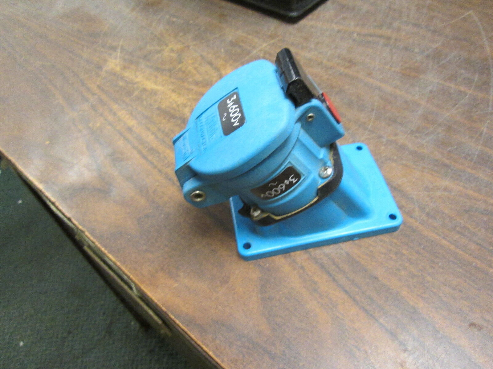 Meltric DS20 Receptacle 33-14143-824 20A 600V Type 3R Used