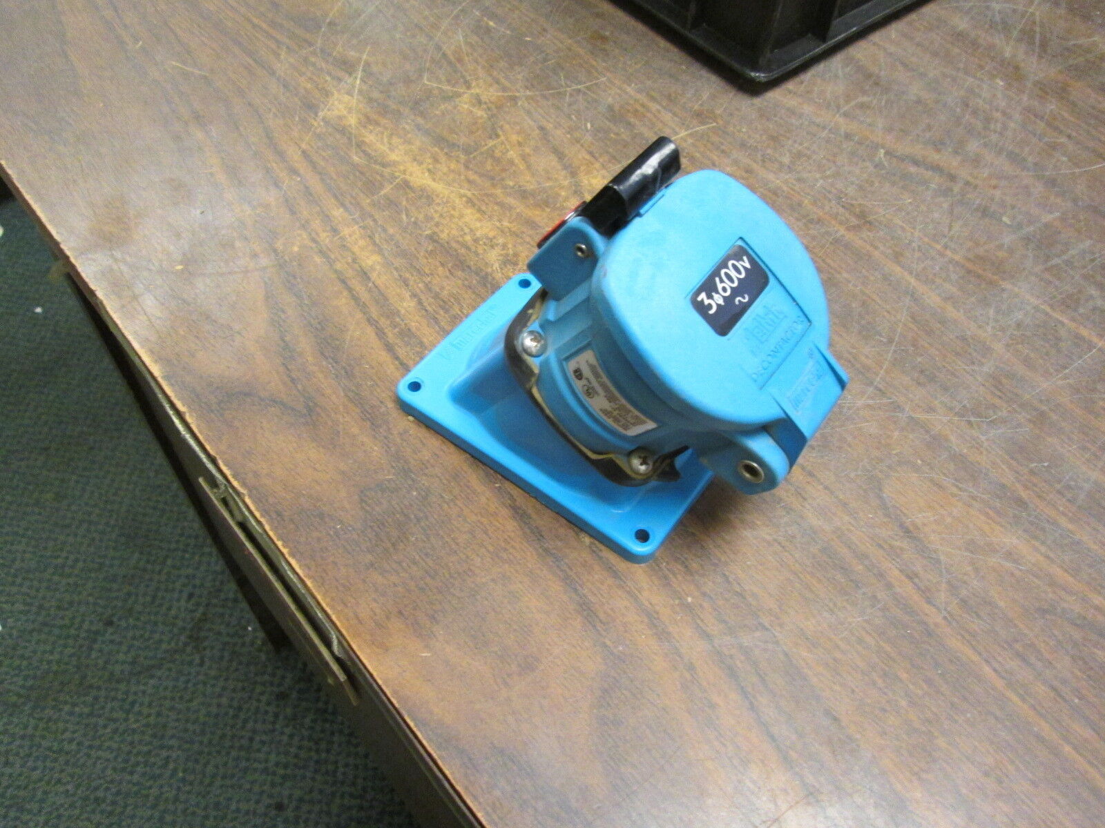 Meltric DS20 Receptacle 33-14143-824 20A 600V Type 3R Used