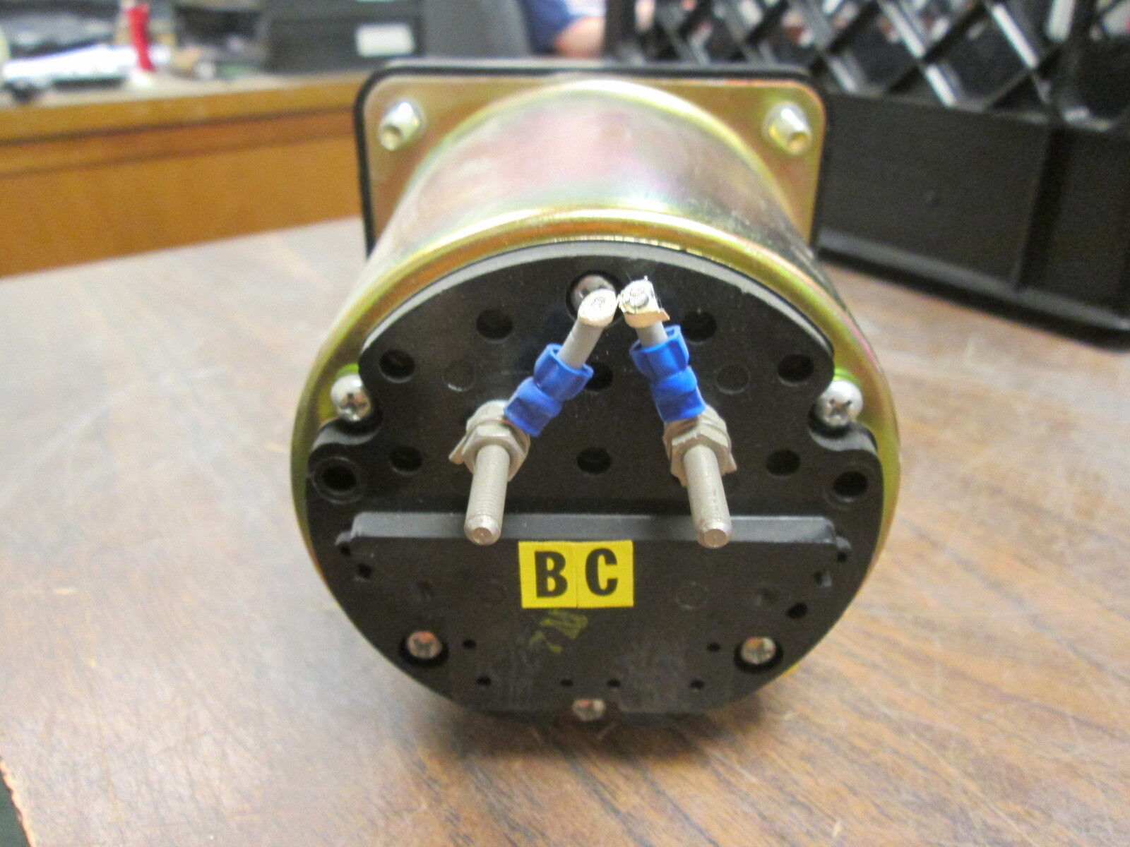 GE Ammeter 103131LSUA7PLY, Range: 0-3000A AC *Missing Center Screw* Used