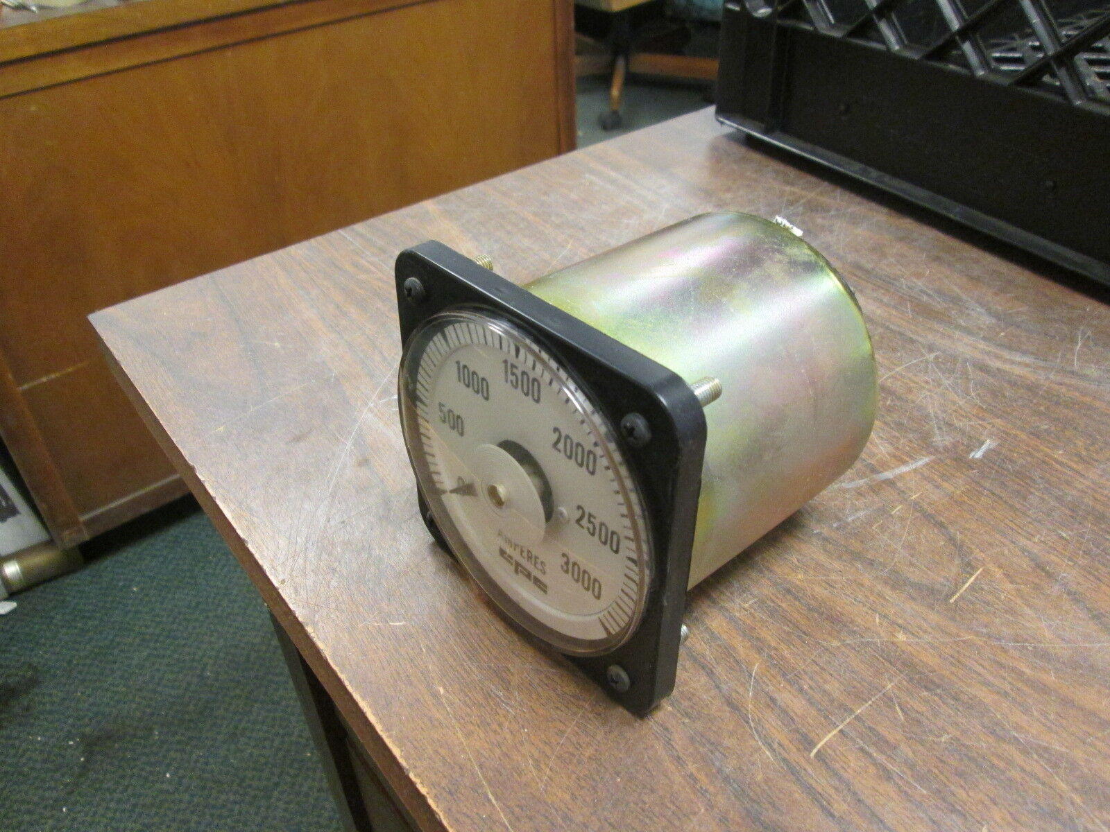 GE Ammeter 103131LSUA7PLY, Range: 0-3000A AC *Missing Center Screw* Used