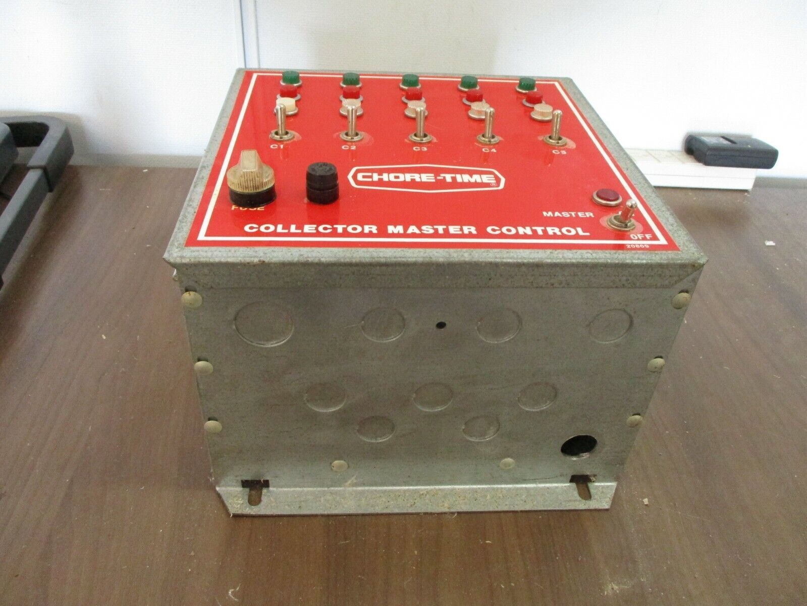 Chore-Time Collector Master Control 20809 Used