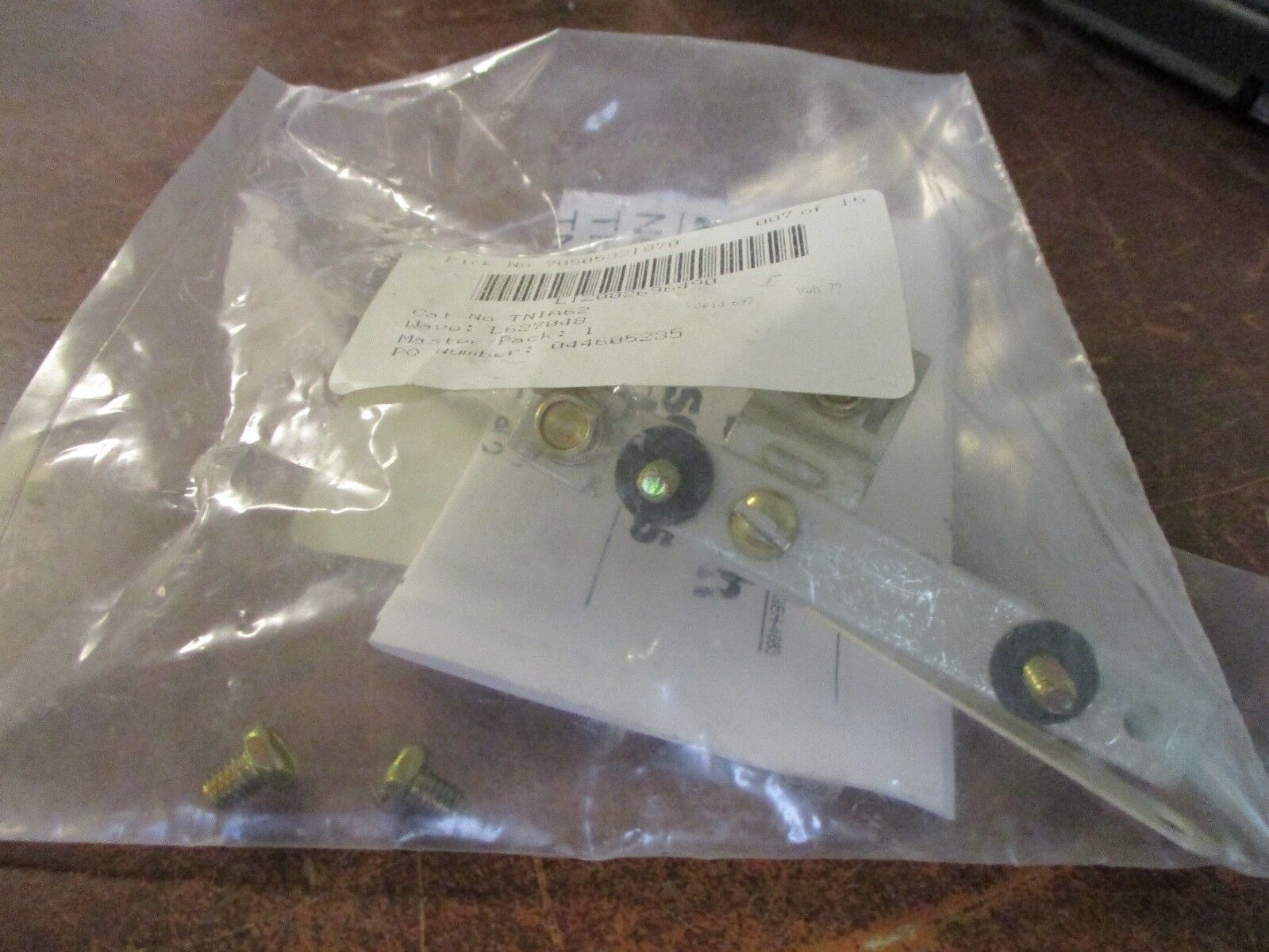 GE Insulated Groundable Neutrals TNIA62 Rev 03 Model 2 60A 600V New Surplus