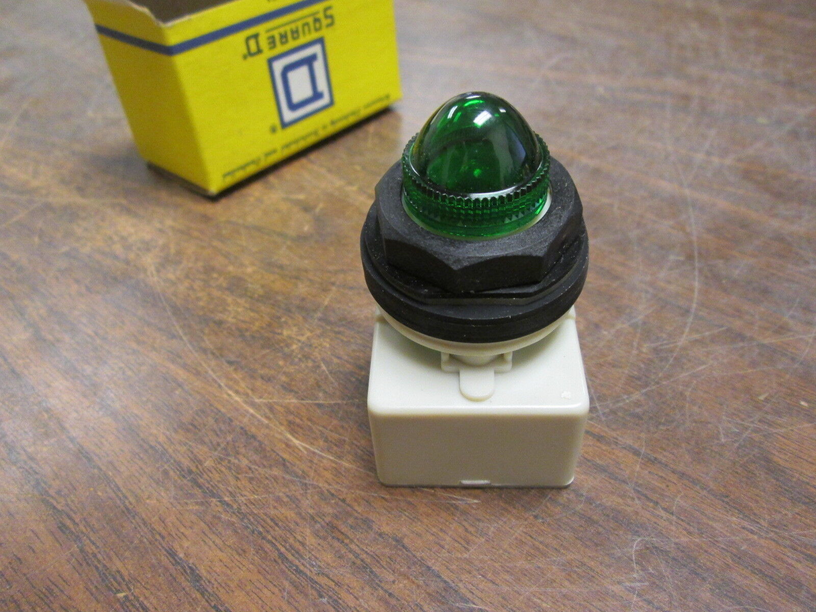 Square D Pilot Light 9001 SKP1G9 Green Lens 110/120V 50/60Hz New Surplus