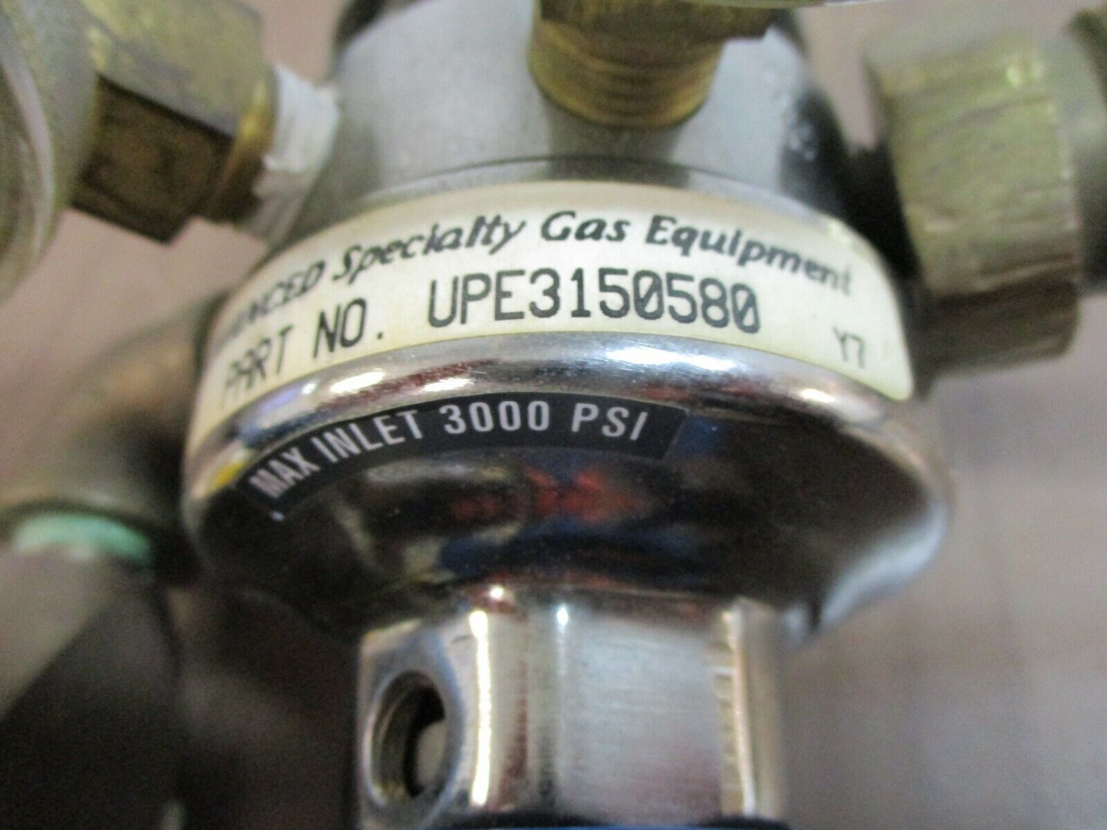 Advanced Specialty Gas Equipment Gas Regulator UPE3150580 3000 PSI Used